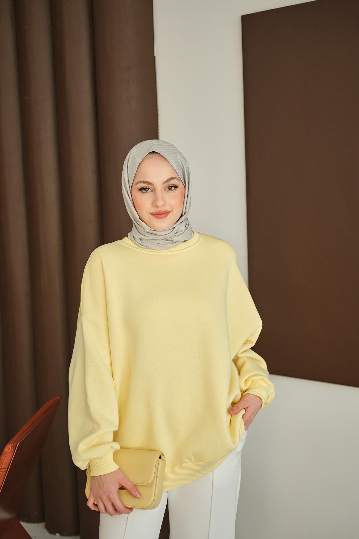 Bisiklet Yaka Sweat Sarı