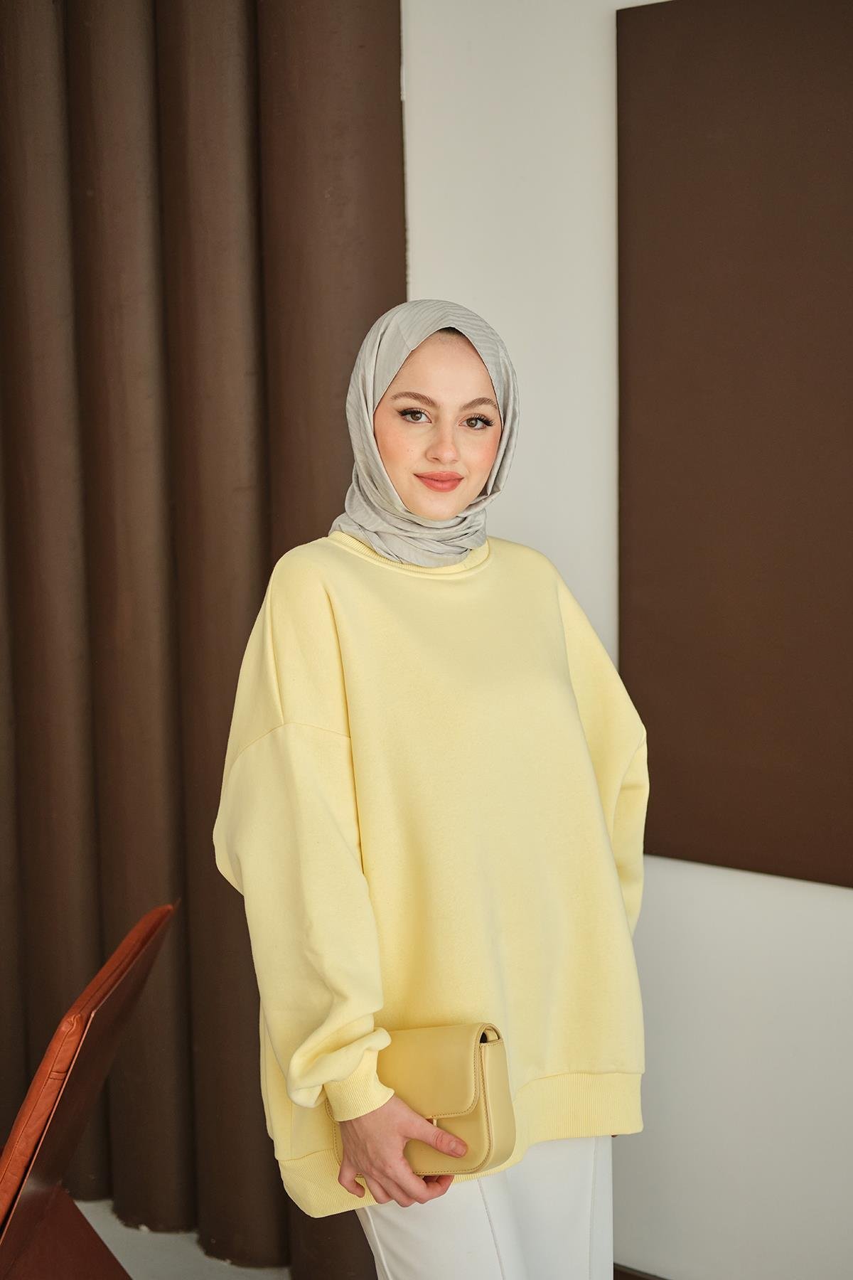 Bisiklet Yaka Sweat Sarı