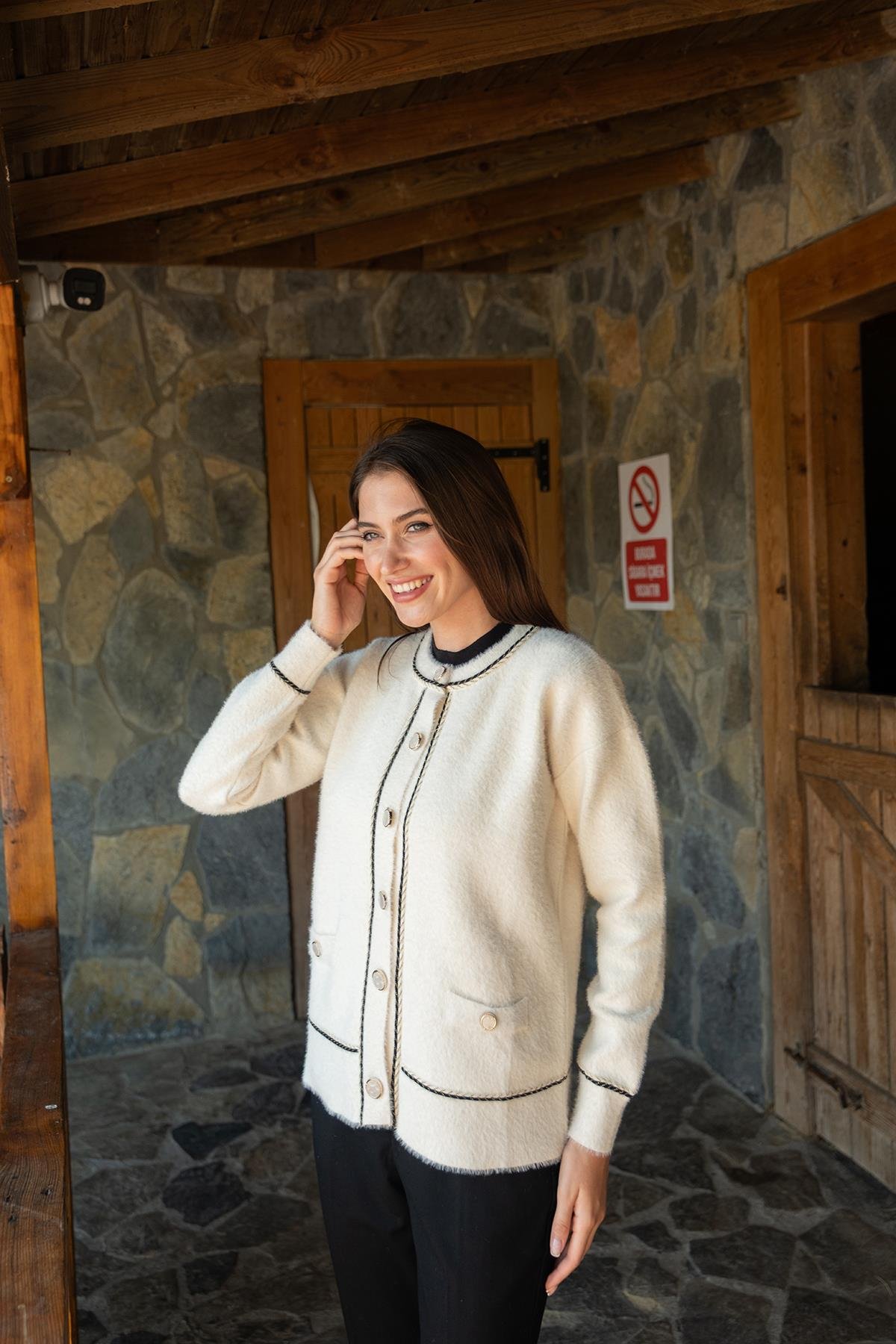 Bisiklet Yaka Triko Ceket Bej