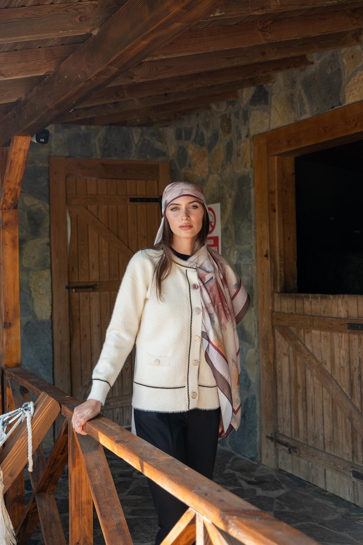 Bisiklet Yaka Triko Ceket Bej