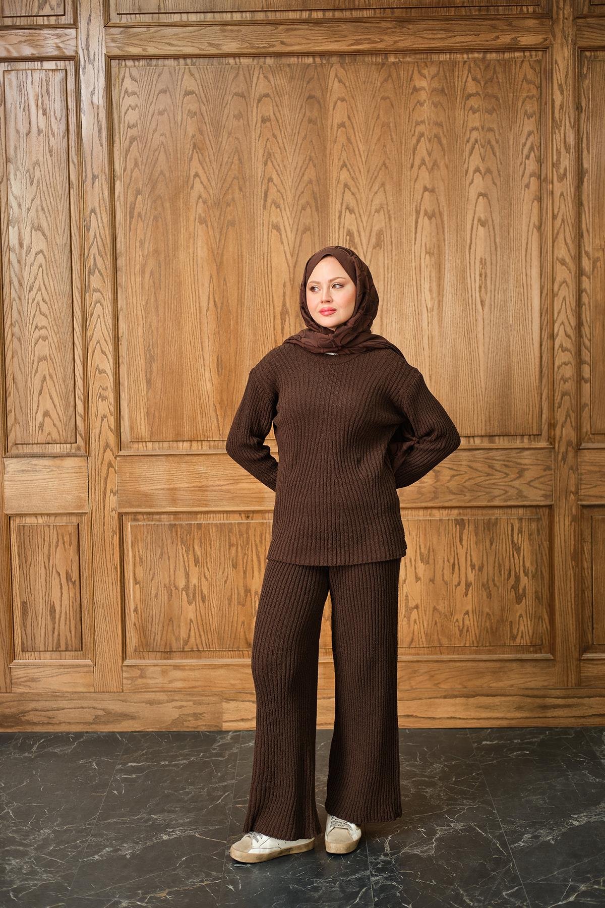 Bisiklet Yaka Triko Takım Kahverengi