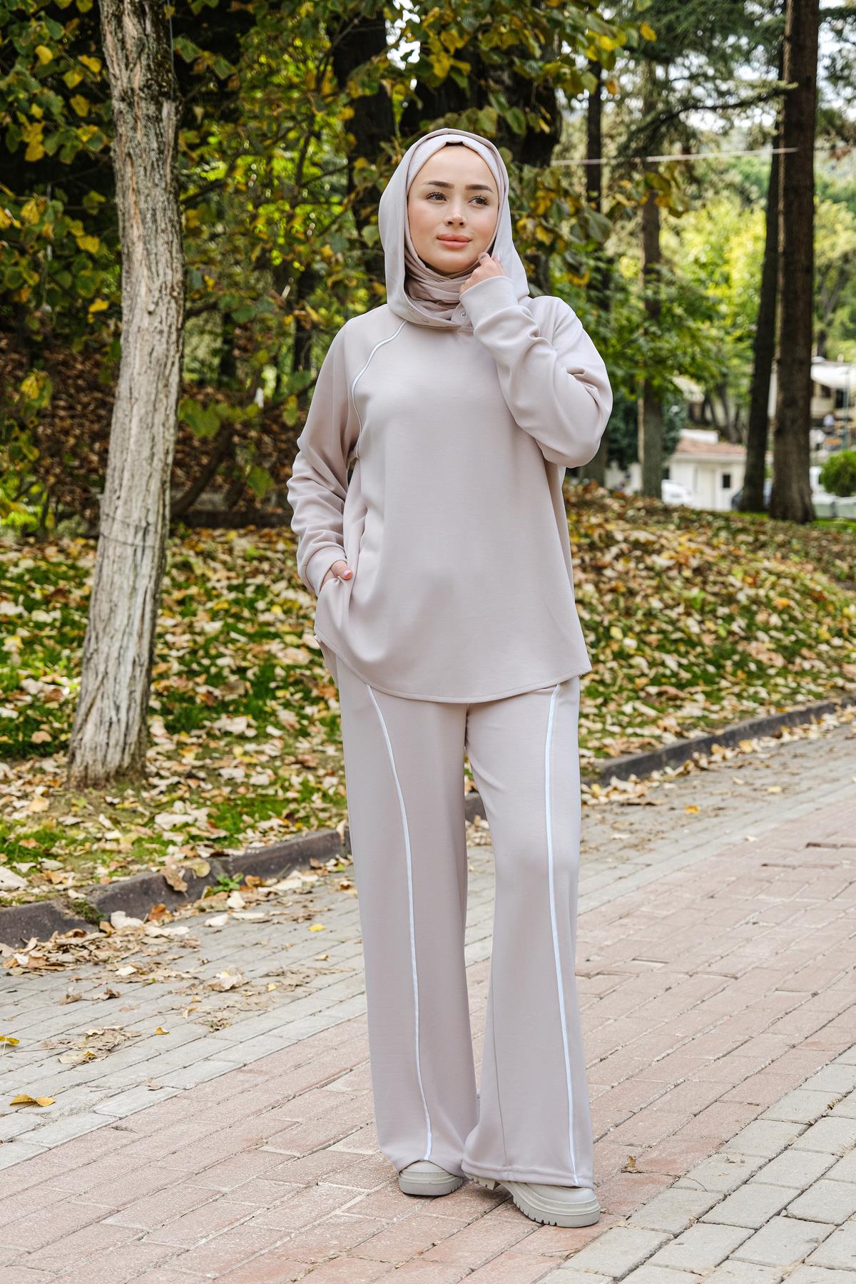 Biyeli Kapüşonlu Oysho Takım  Krem
