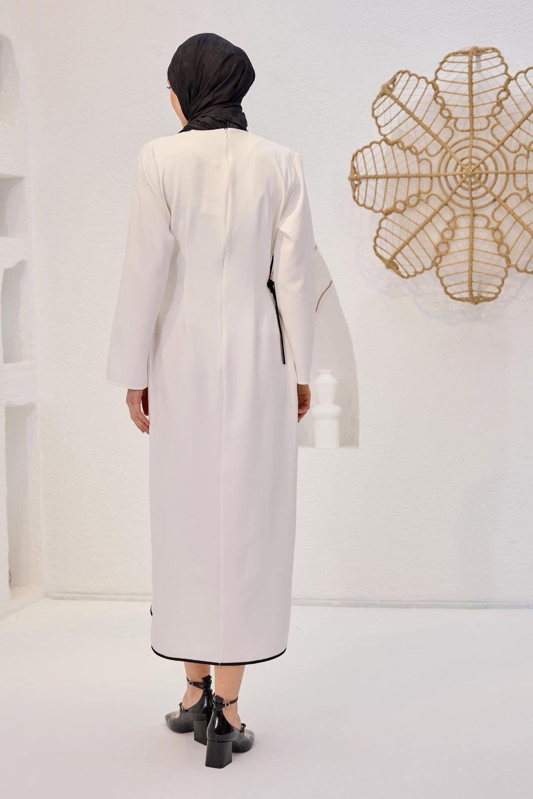 Biyeli Kendinden Bağlı Scuba Elbise  Beyaz