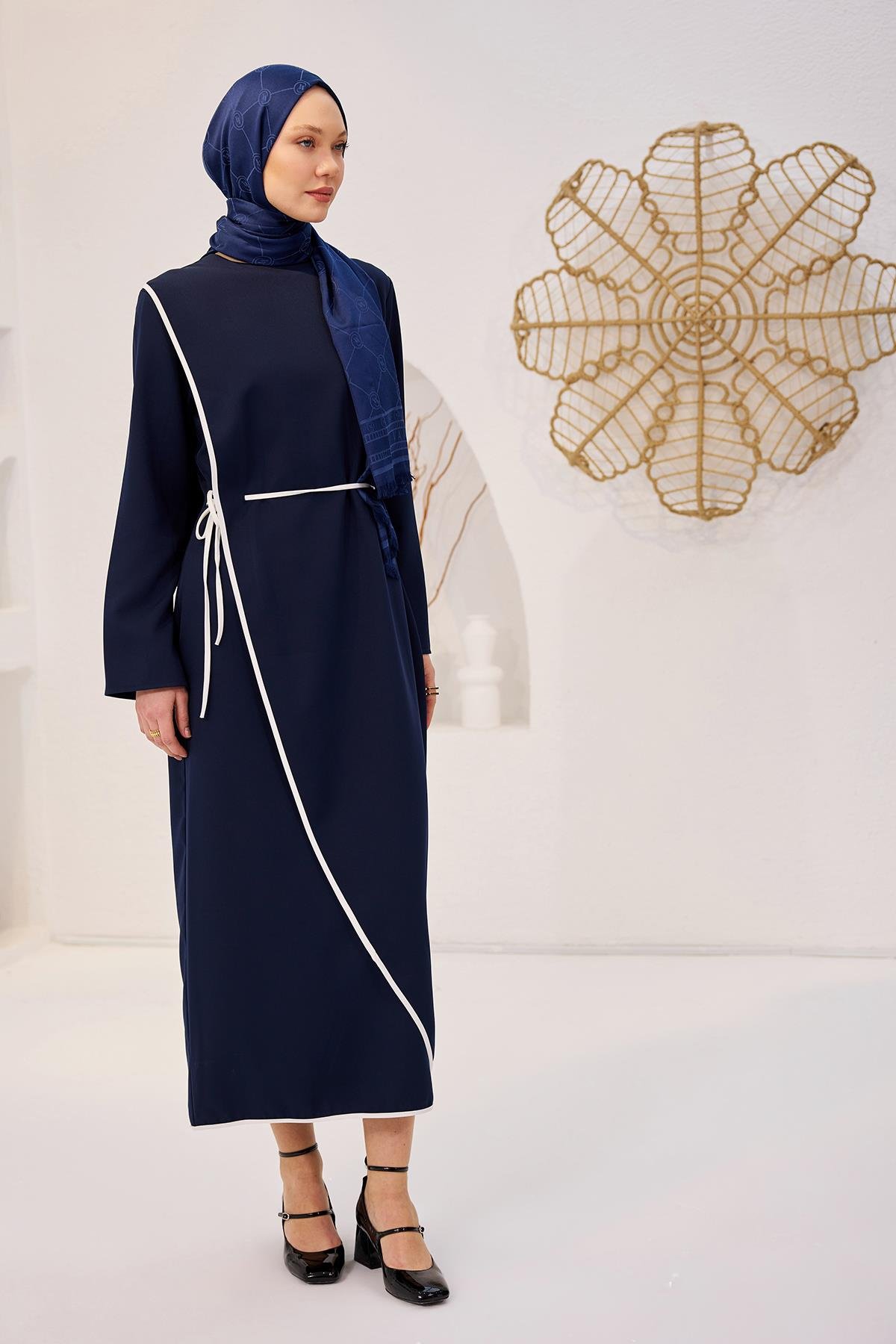 Biyeli Kendinden Bağlı Scuba Elbise  Lacivert