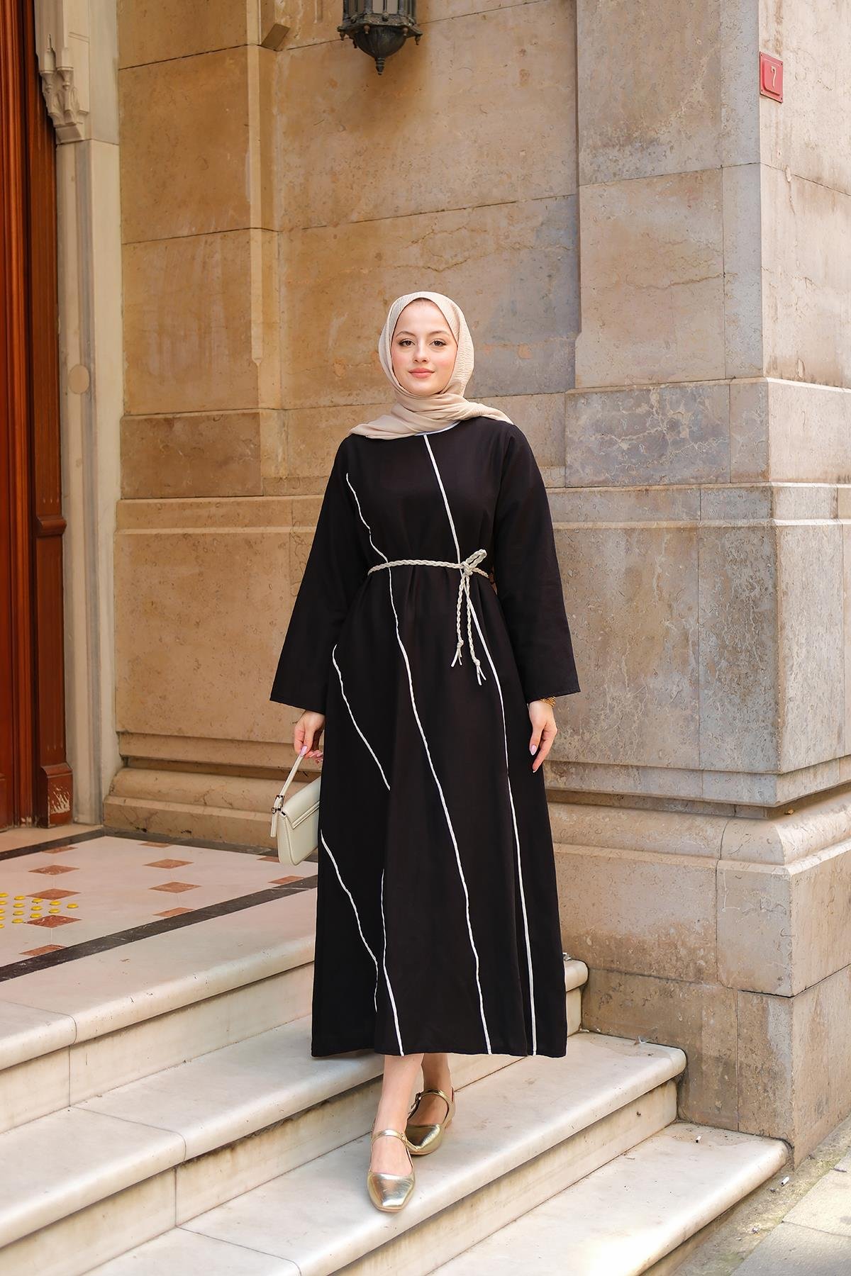 Biyeli Kendinden Bağlı Scuba Elbise  Siyah