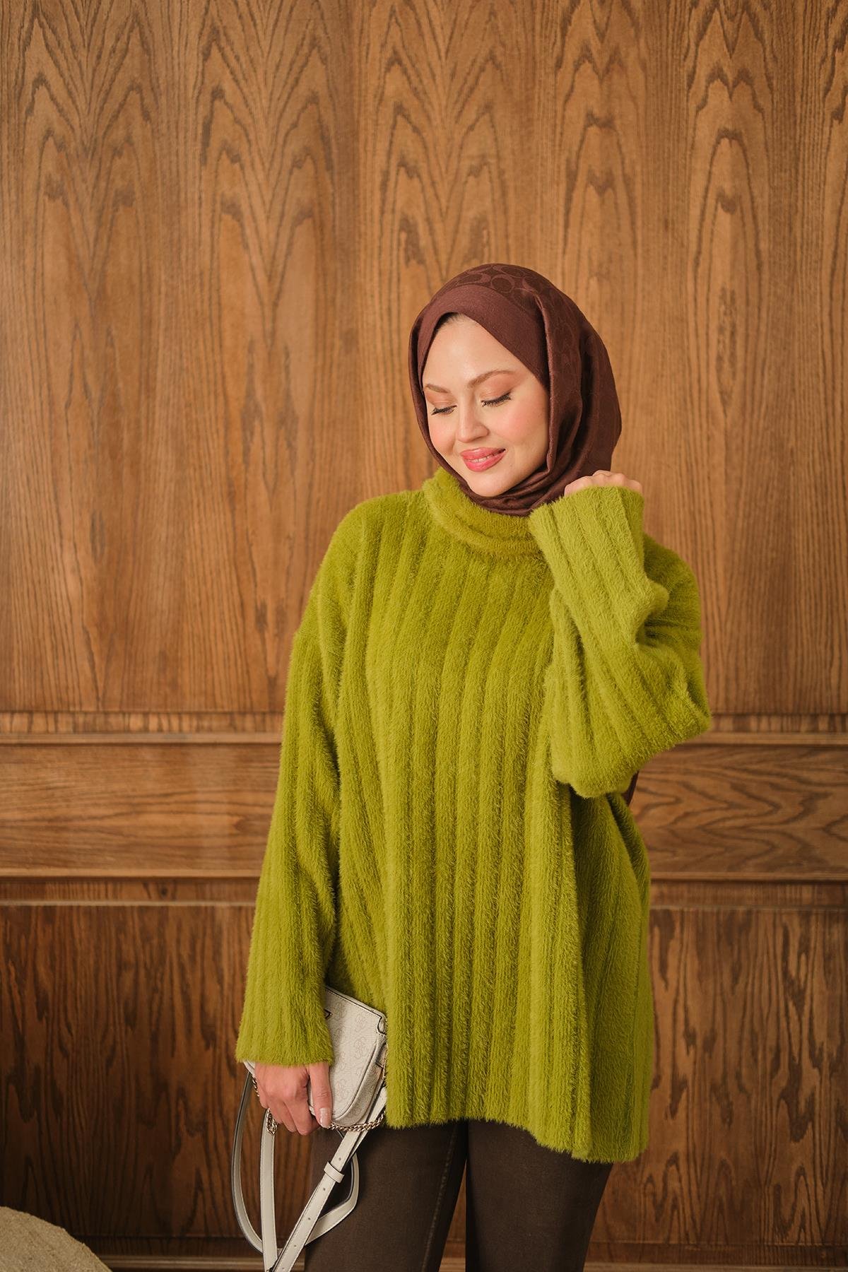 Boğazlı Peluş Triko Hırka Yağ Yeşil