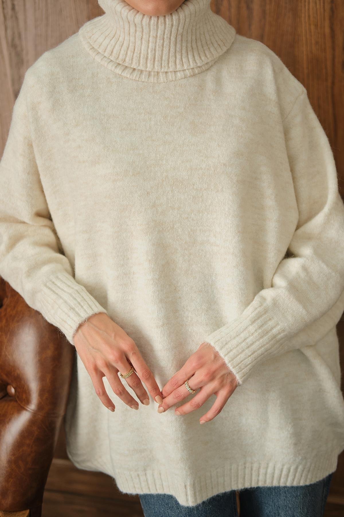 Boğazlı Triko Kazak Ekru