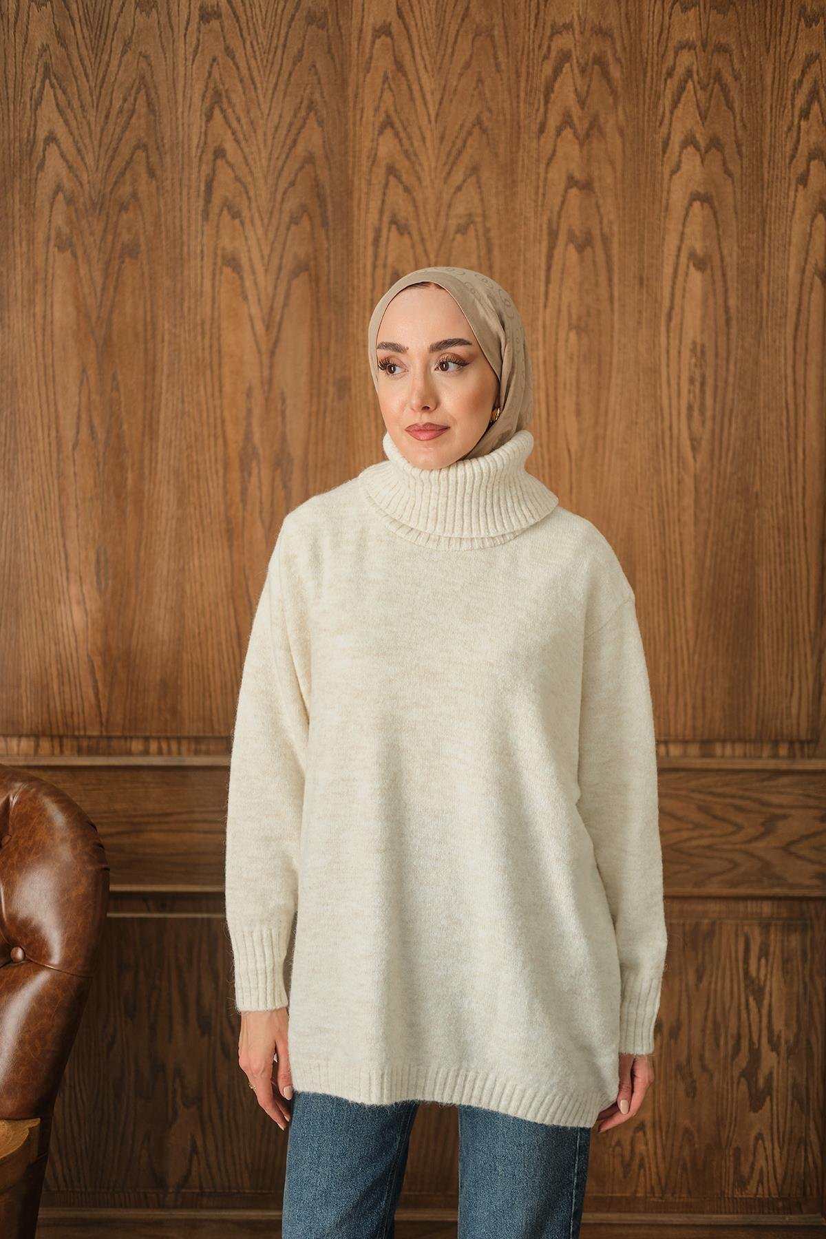 Boğazlı Triko Kazak Ekru