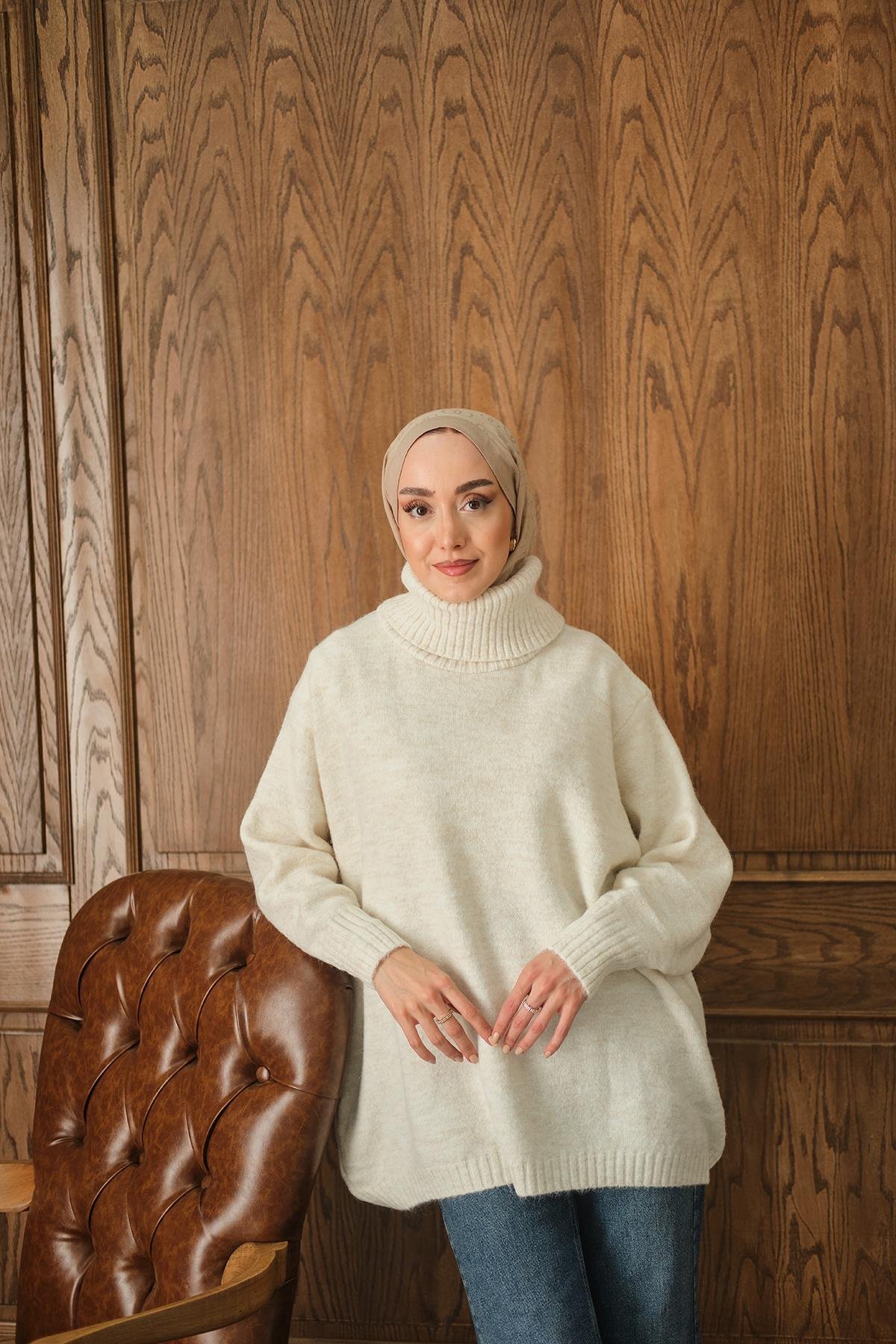 Boğazlı Triko Kazak Ekru