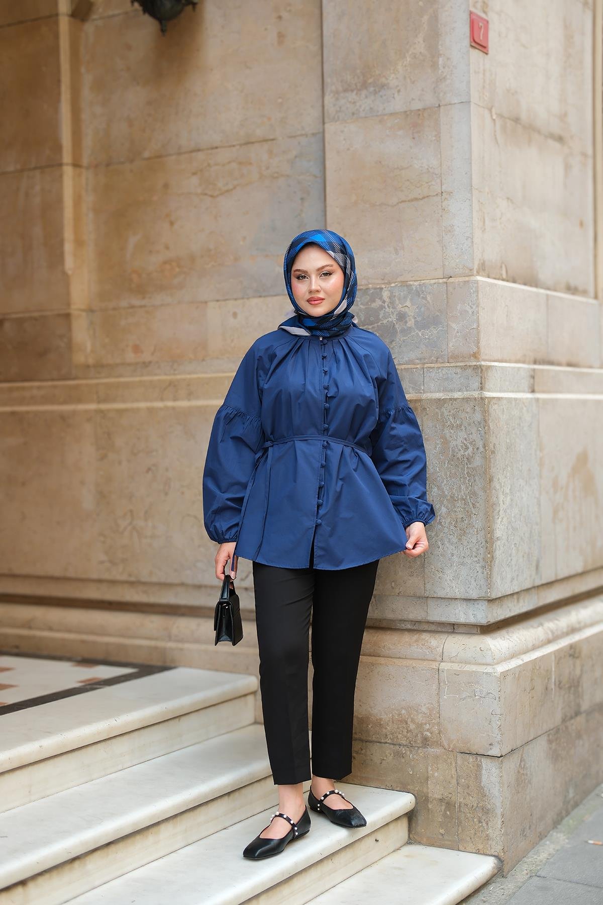 Brit Düğme Detaylı Gömlek Lacivert