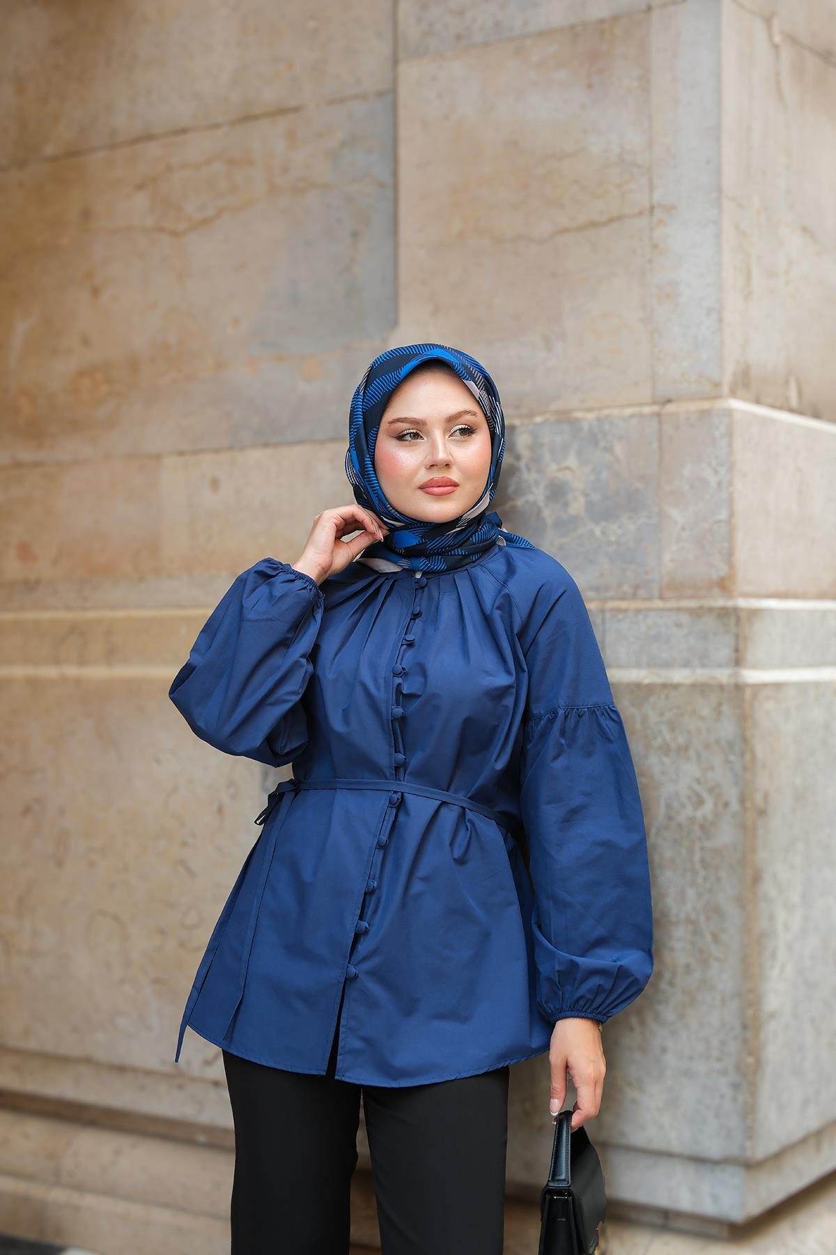 Brit Düğme Detaylı Gömlek Lacivert