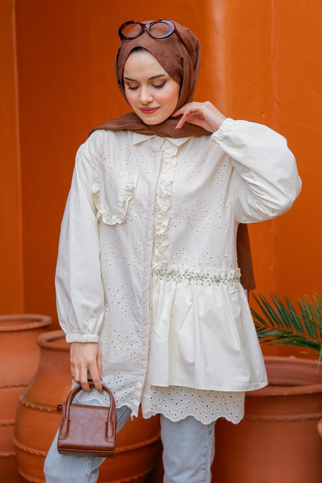 Brode Detay Yarım Taşlı Gömlek Krem