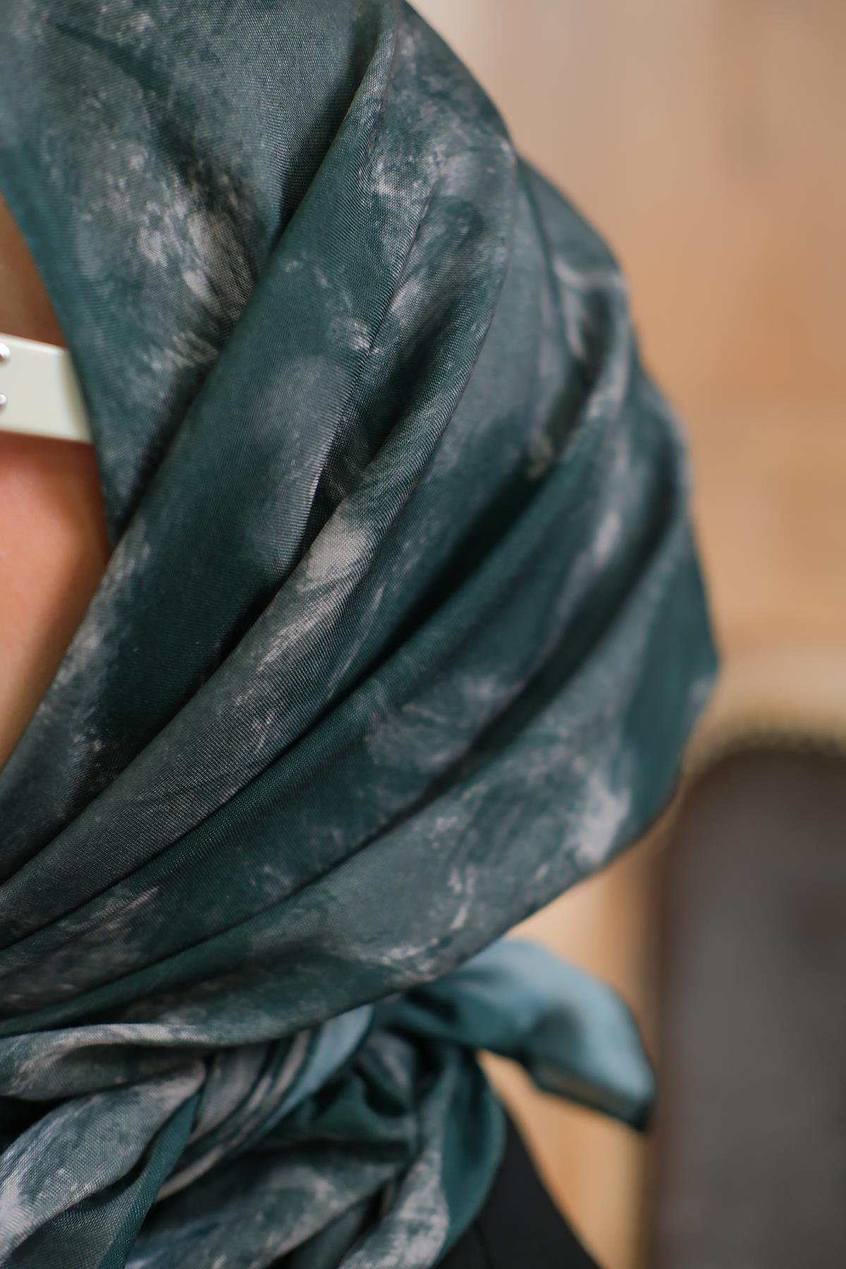 Bulut Soft Eşarp Zümrüt Yeşil