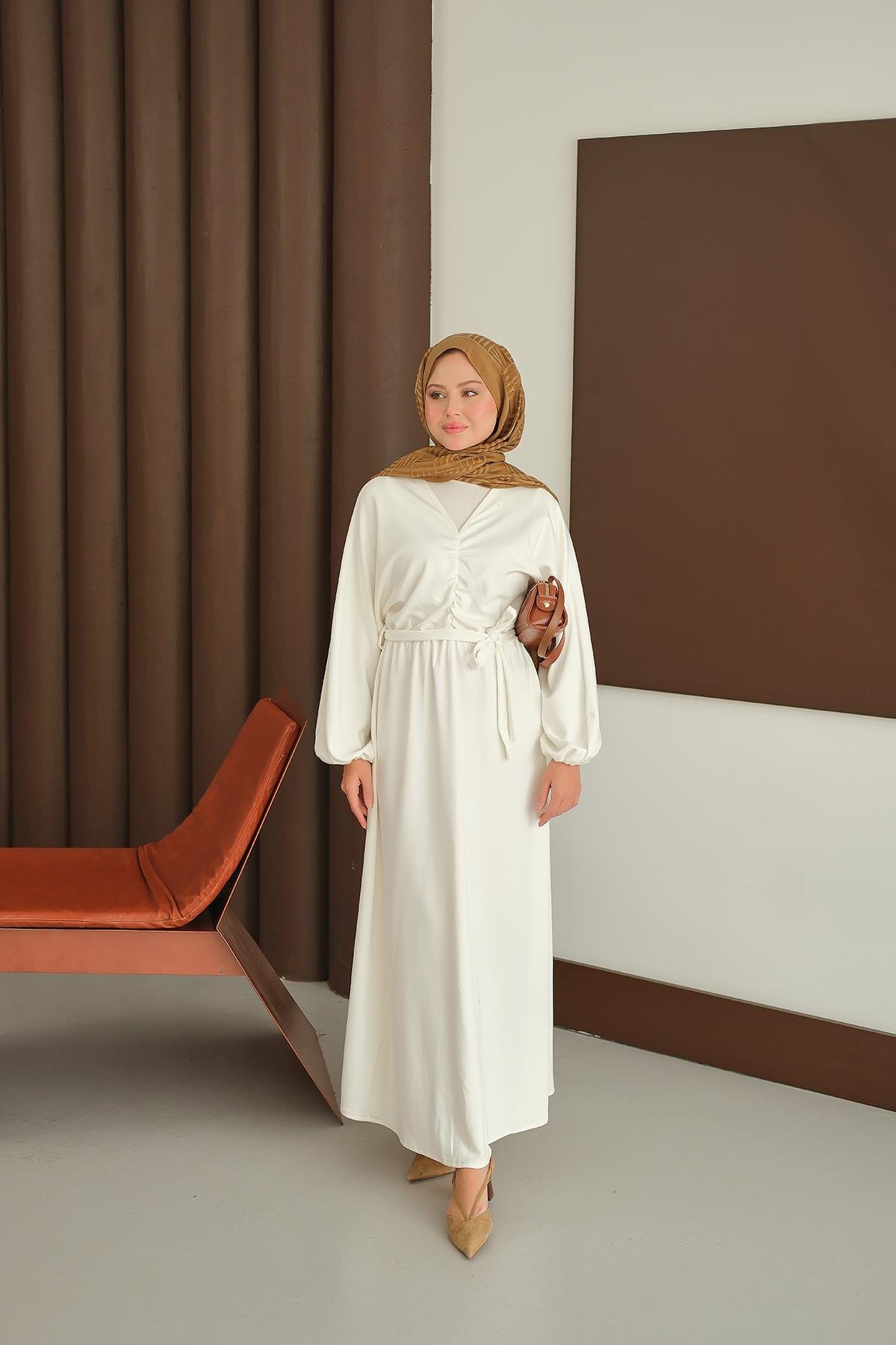 Büzgü Detay Elbise Ekru