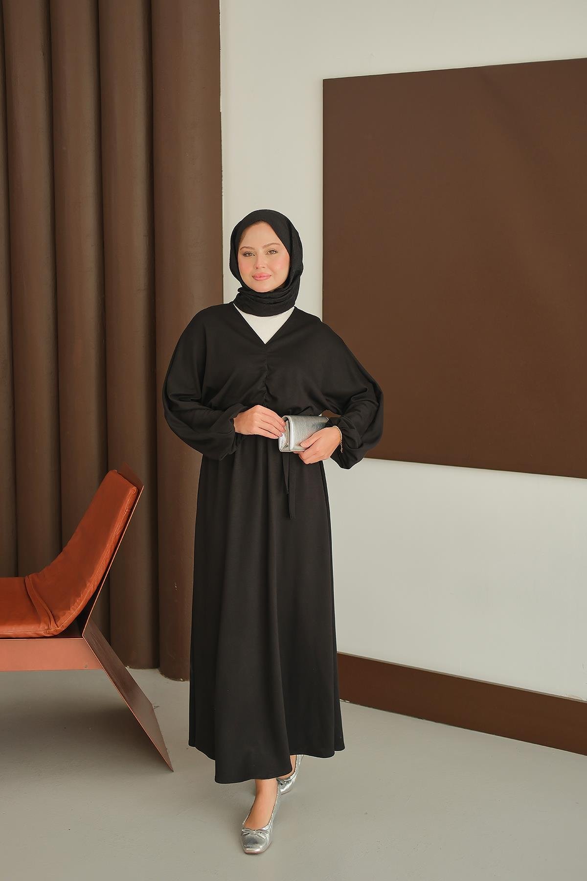 Büzgü Detay Elbise Siyah