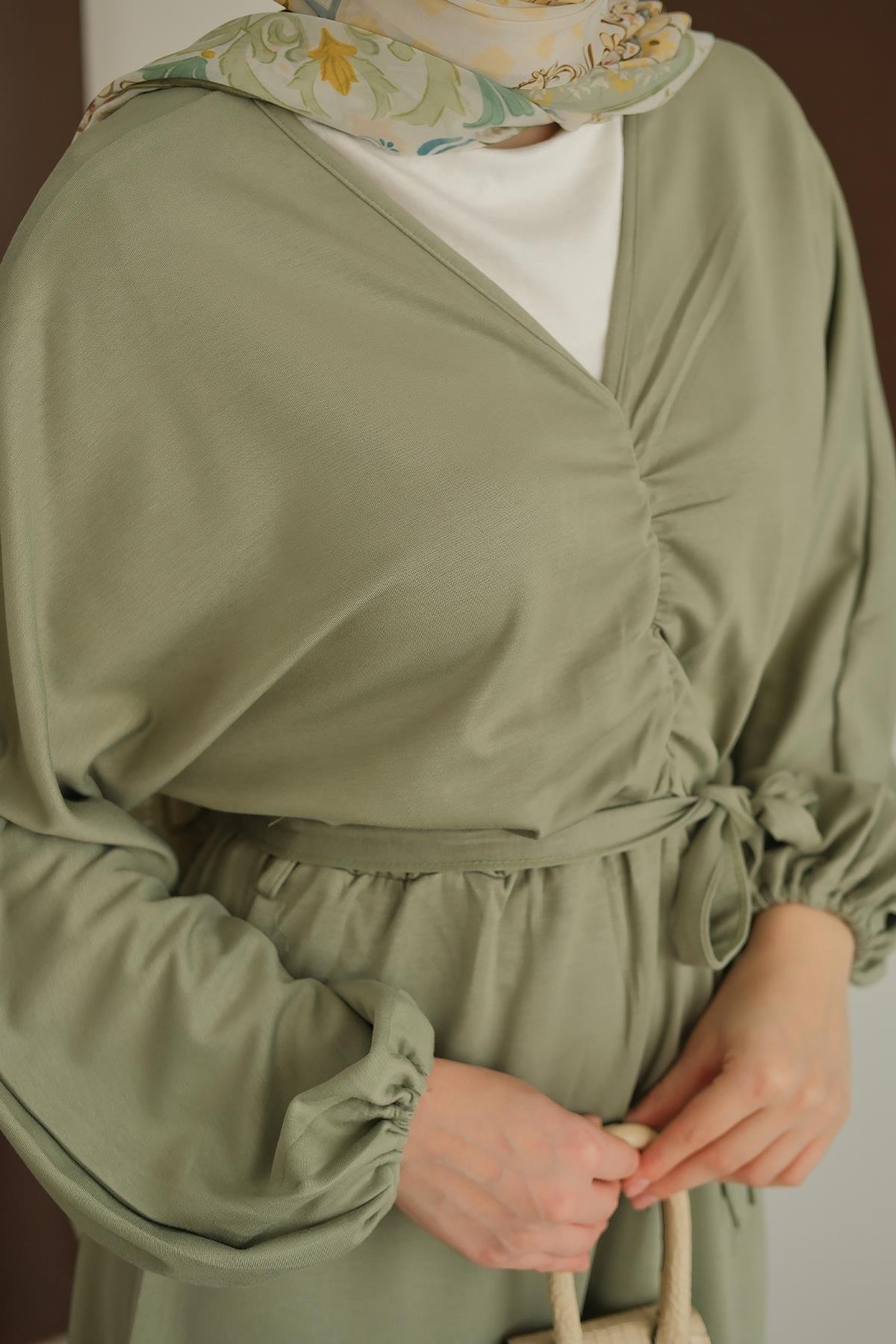 Büzgü Detay Elbise Yeşil