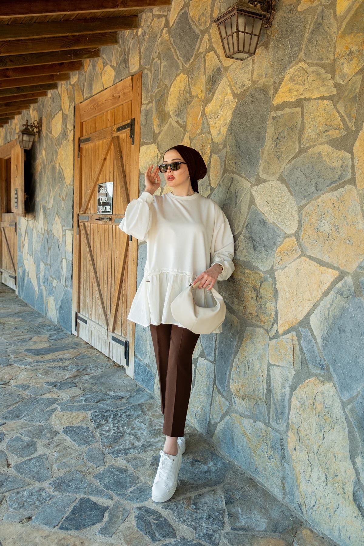 Büzgü Detay Garnili Sweatshirt Ekru