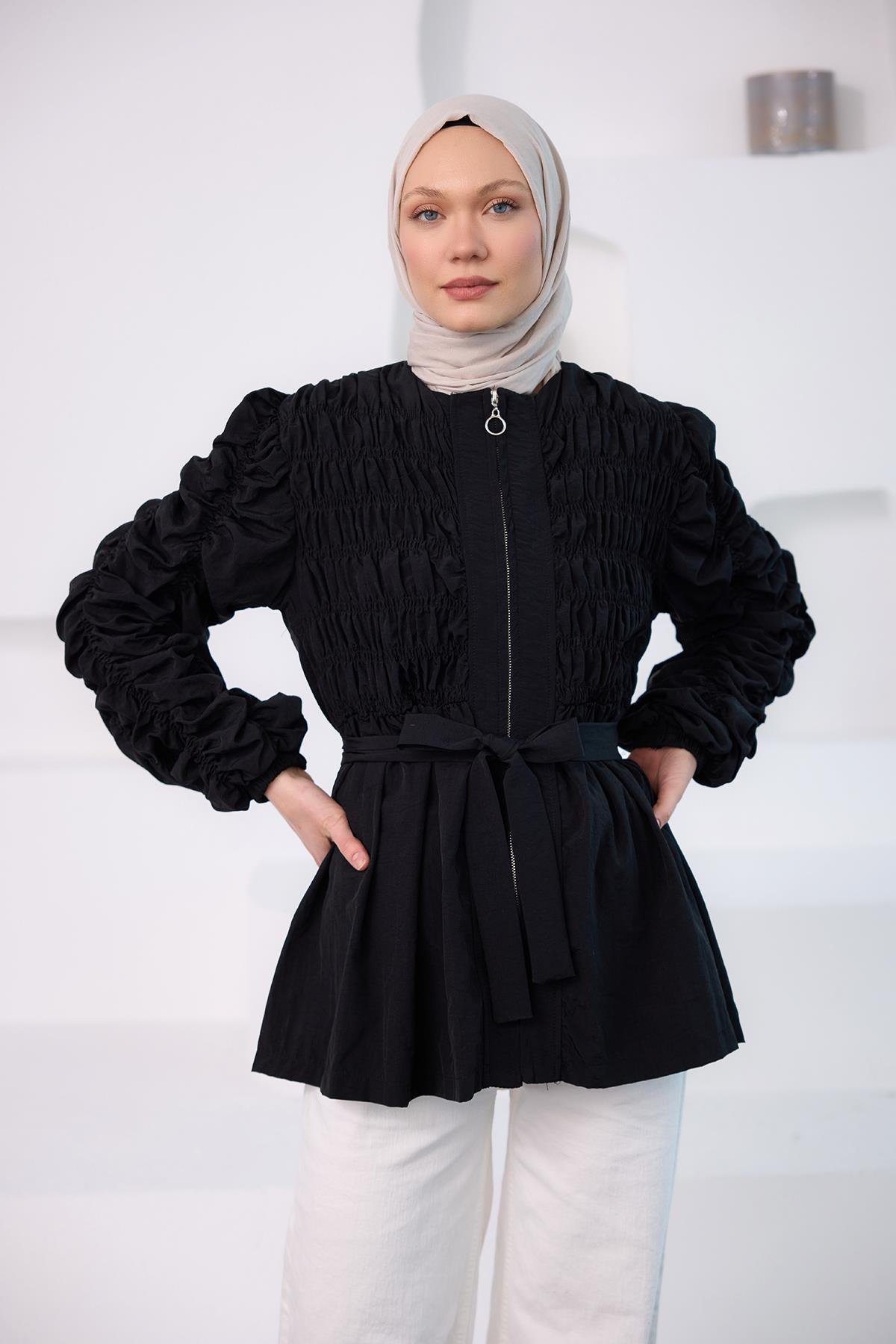 Büzgü Detaylı Fermuarlı Ceket  Siyah