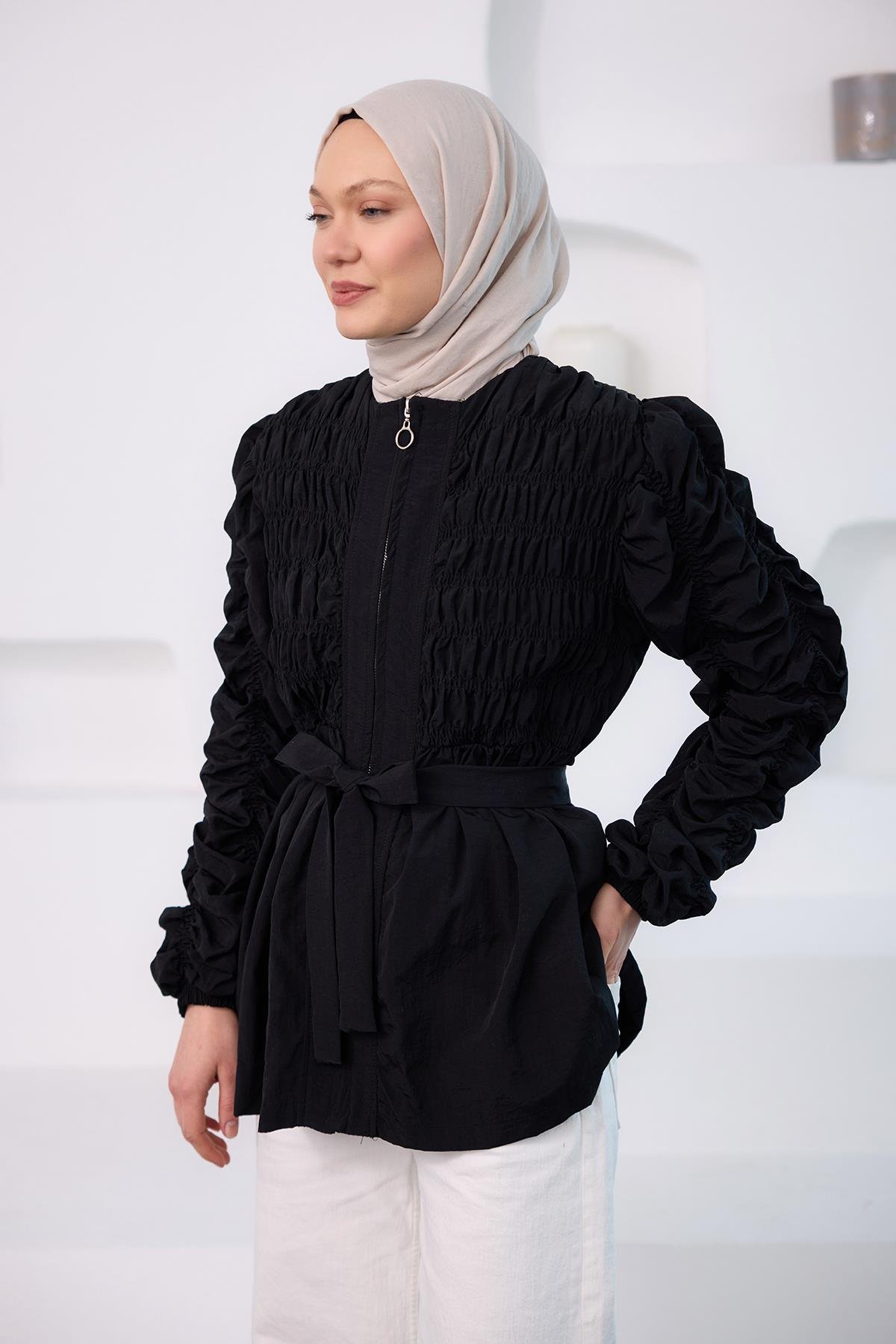 Büzgü Detaylı Fermuarlı Ceket  Siyah