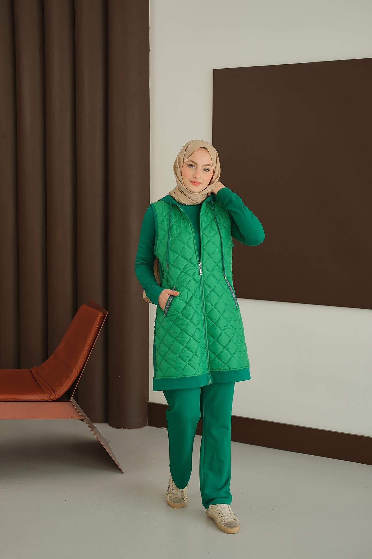 Cepleri Sim Detay Yelekli Takım Yeşil