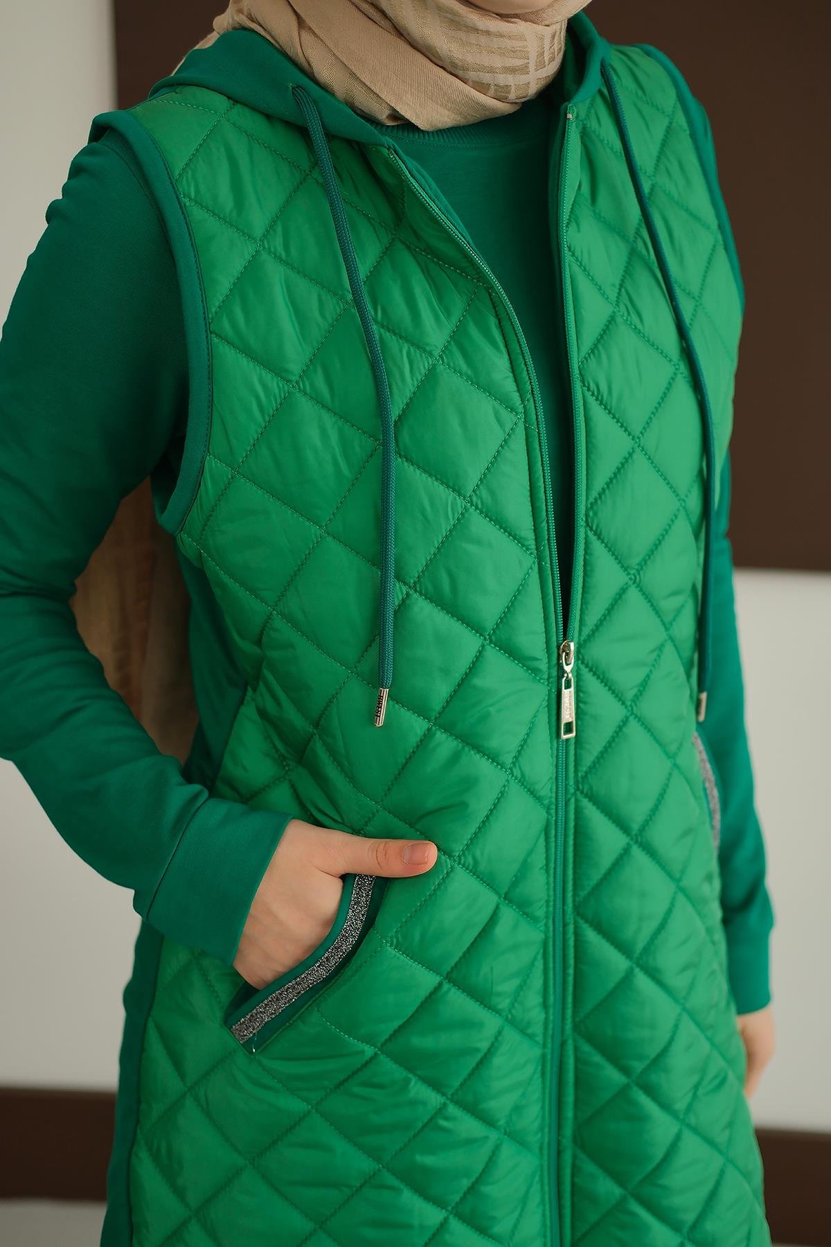 Cepleri Sim Detay Yelekli Takım Yeşil