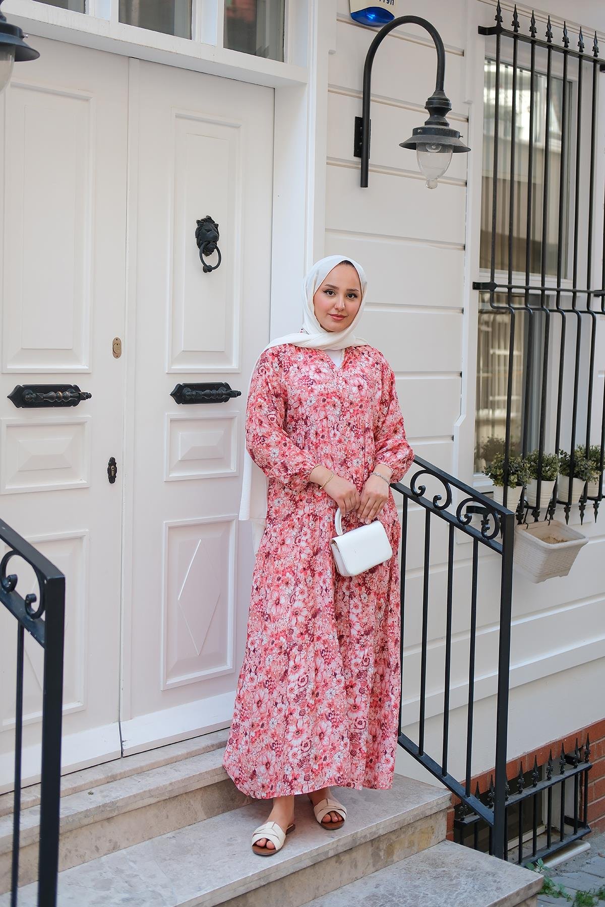 Çicek Desenli Elbise Kırmızı