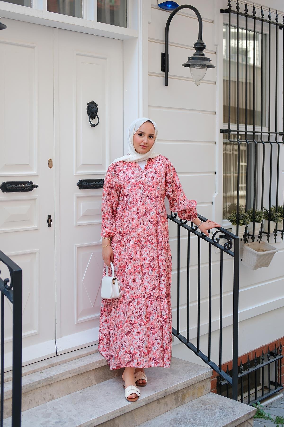 Çicek Desenli Elbise Kırmızı