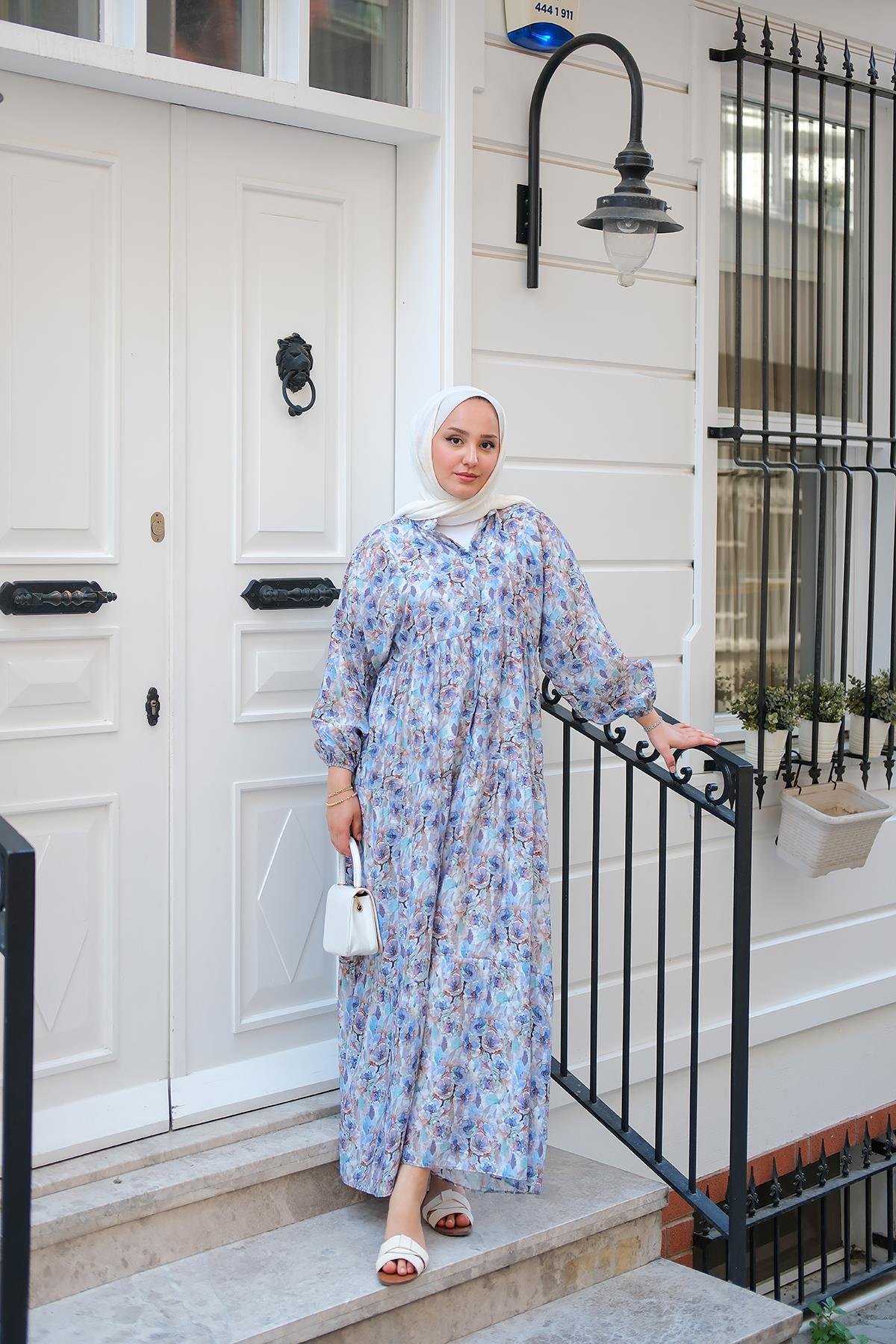 Çicek Desenli Elbise Mavi