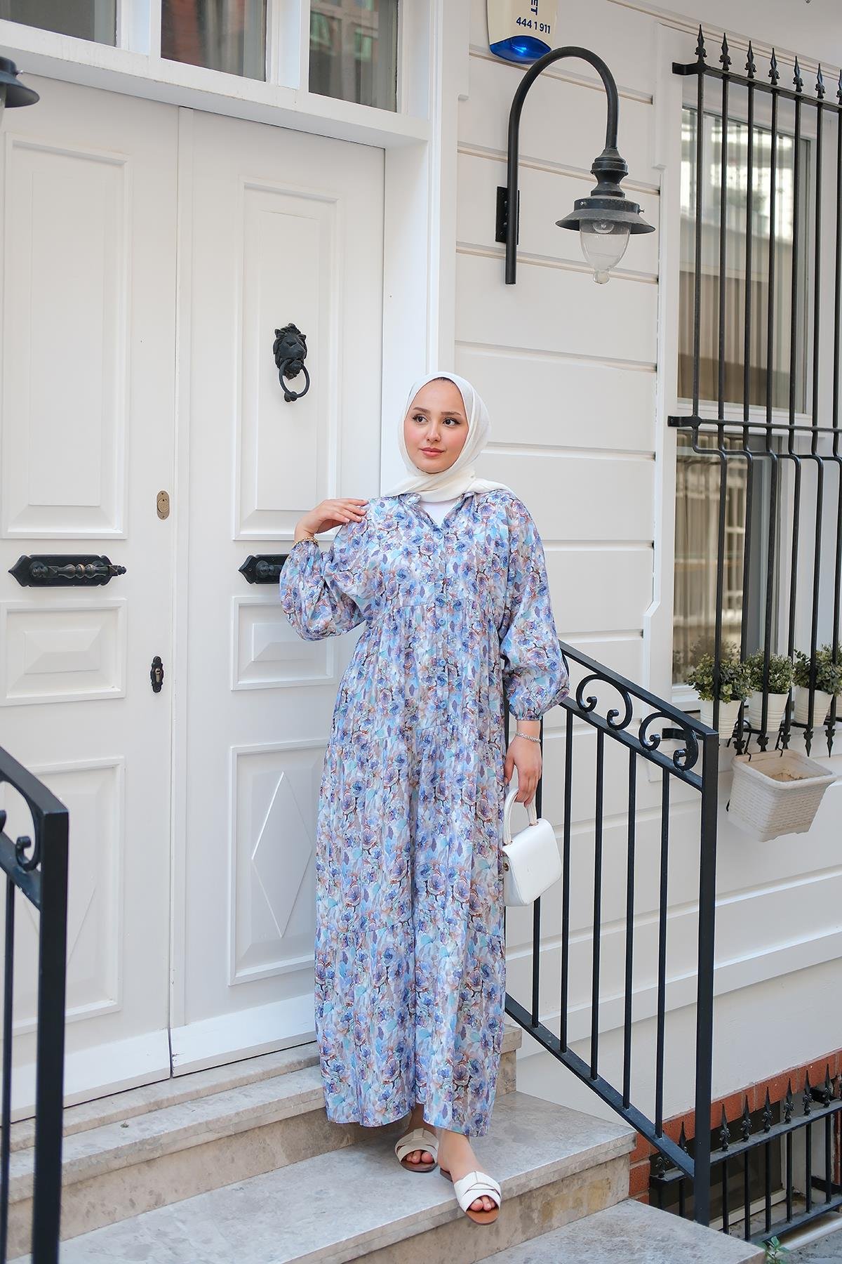 Çicek Desenli Elbise Mavi