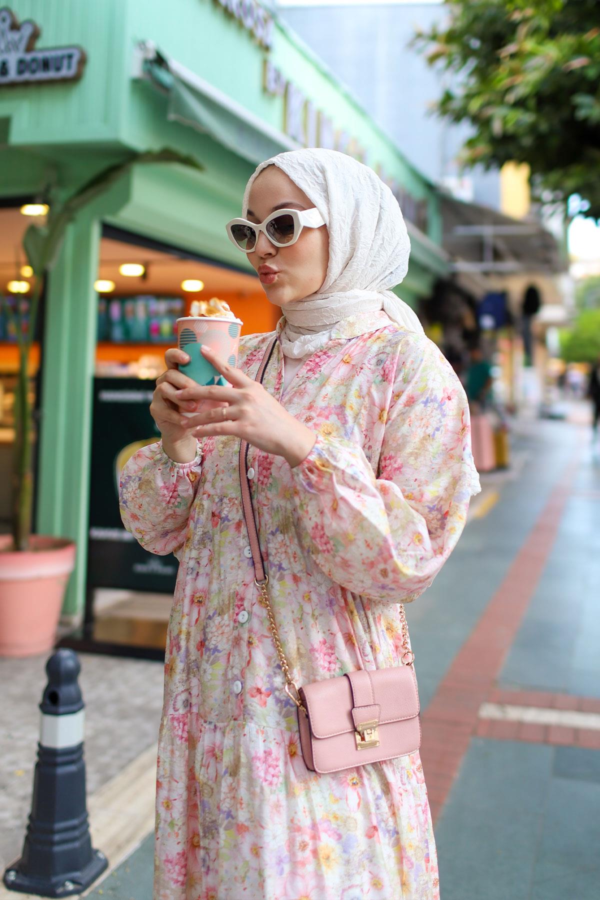 Çicek Desenli Elbise Pudra