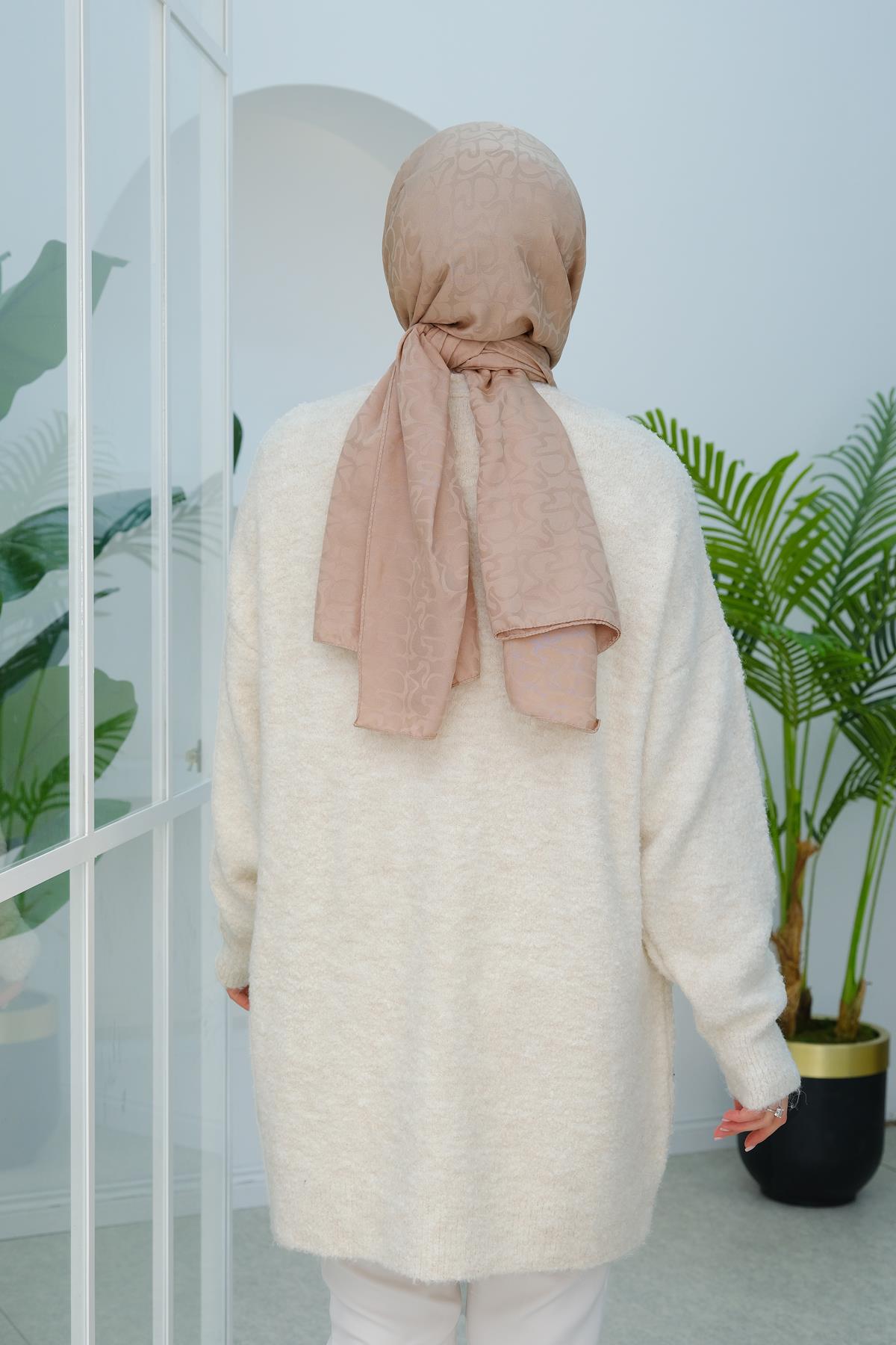 Çicek Düğme Detaylı Buklet Hırka Ekru