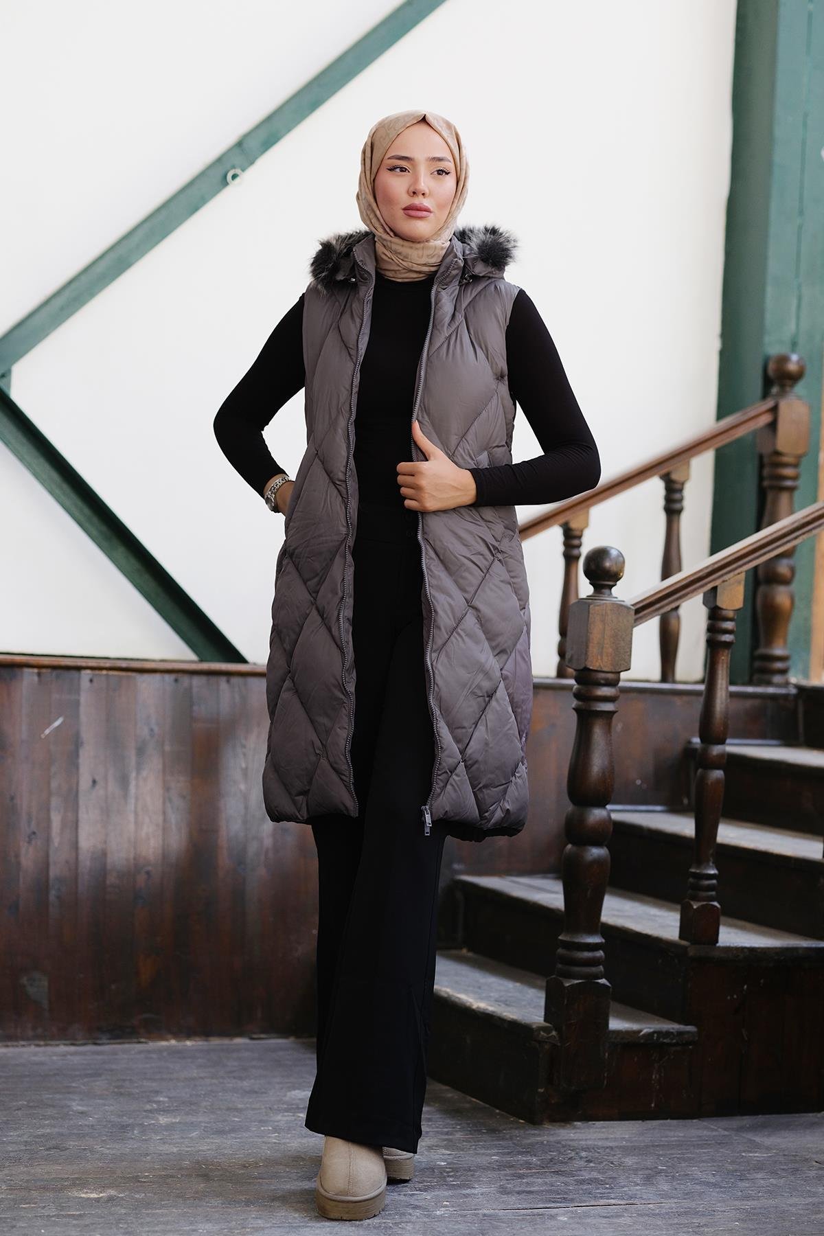 Çift Cepli Kapüşonlu Yelek Gri