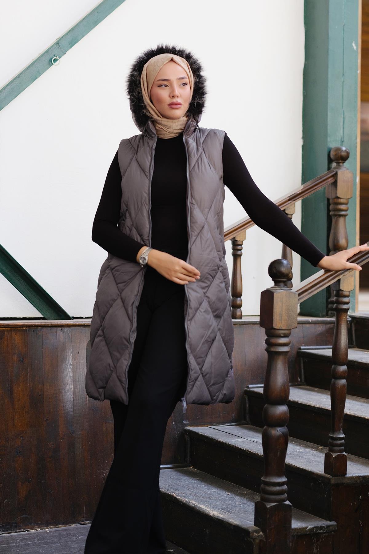 Çift Cepli Kapüşonlu Yelek Gri