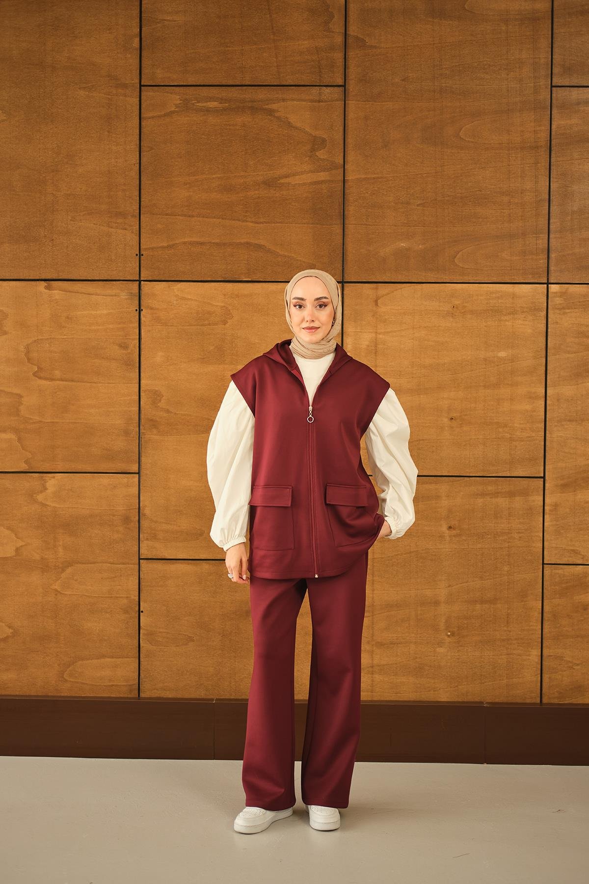 Çift Cepli Kapüşonlu Yelekli Takım Bordo