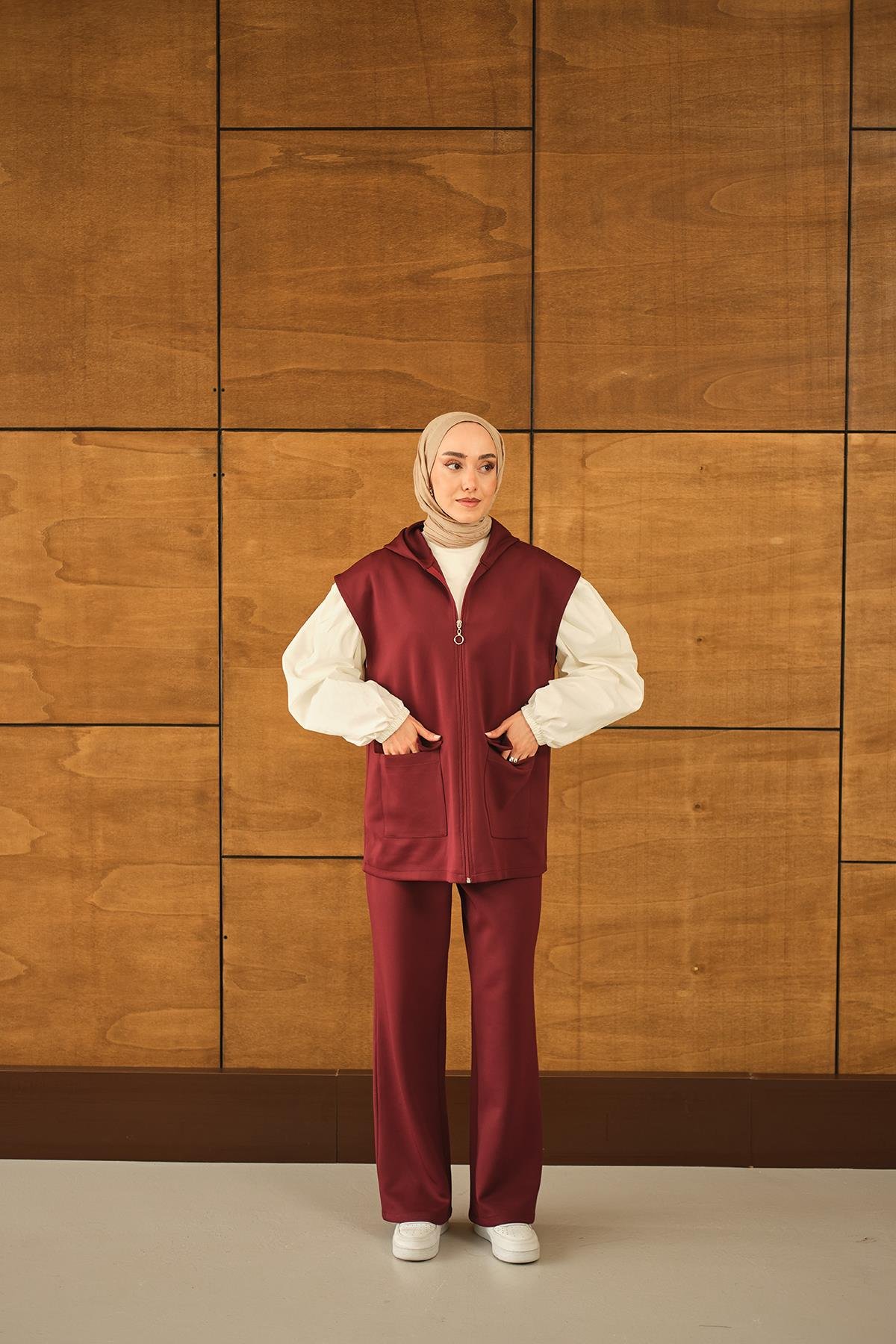 Çift Cepli Kapüşonlu Yelekli Takım Bordo