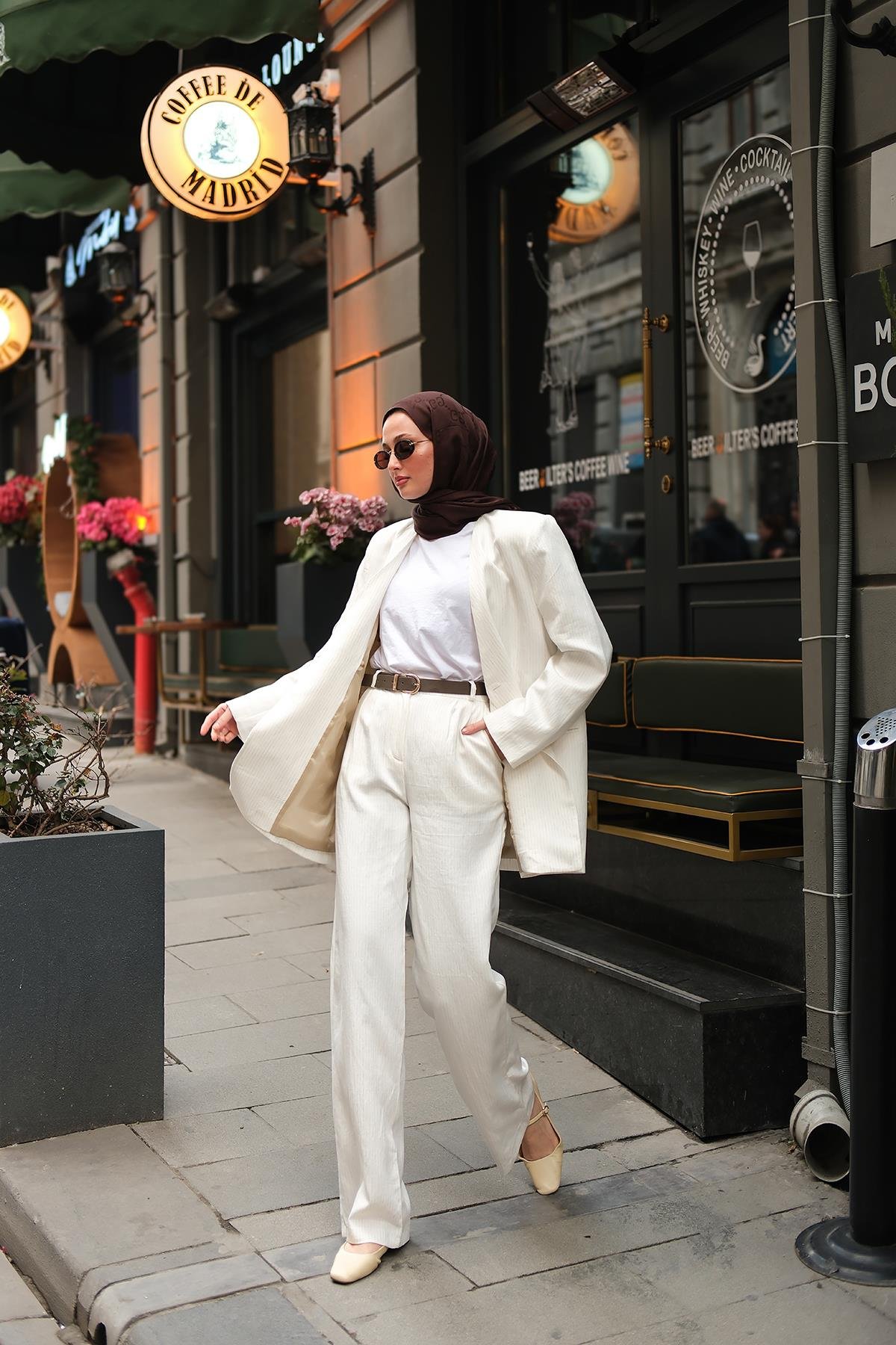 Çizgi Kemerli Loose Pantolon Beyaz