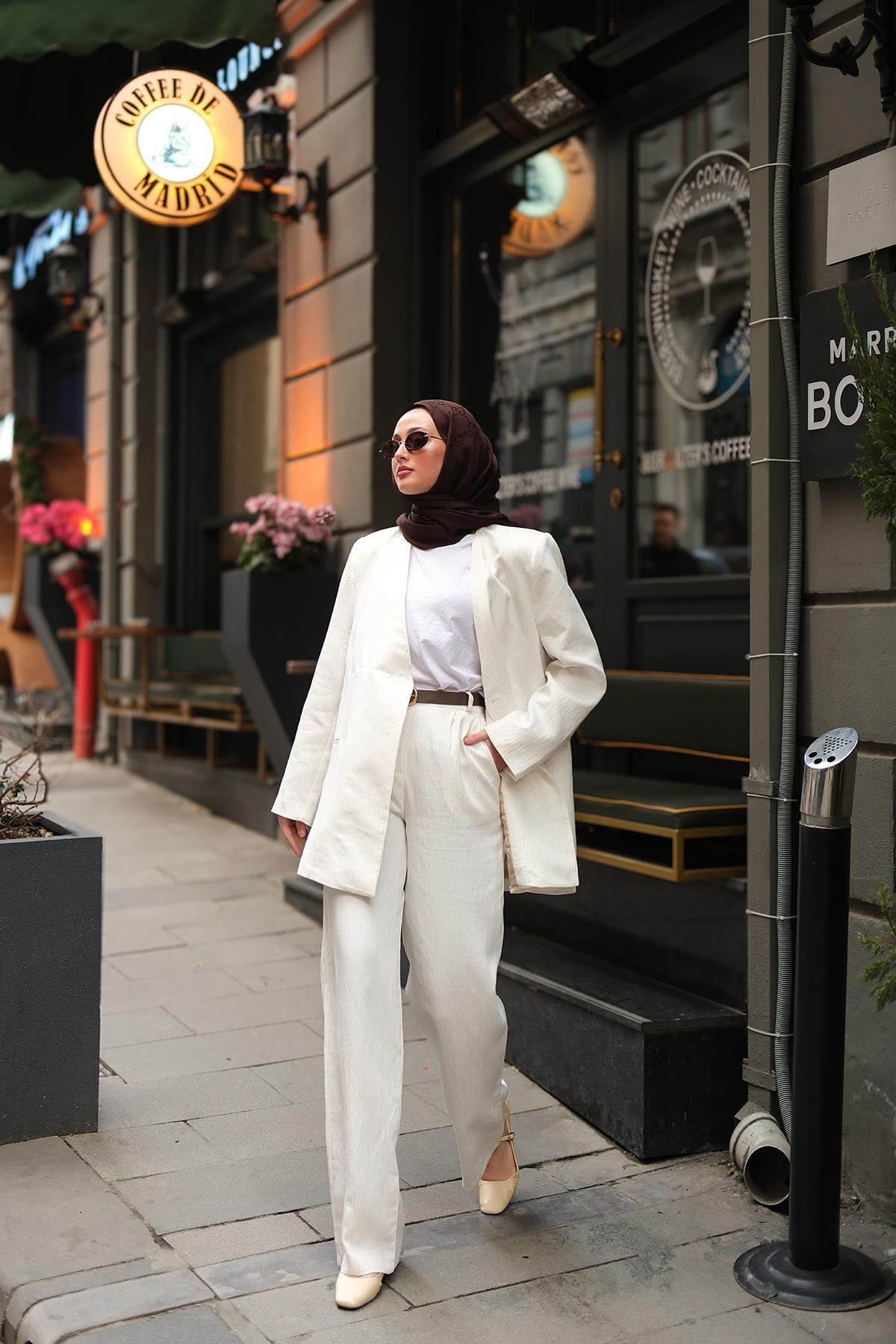 Çizgi Kemerli Loose Pantolon Beyaz