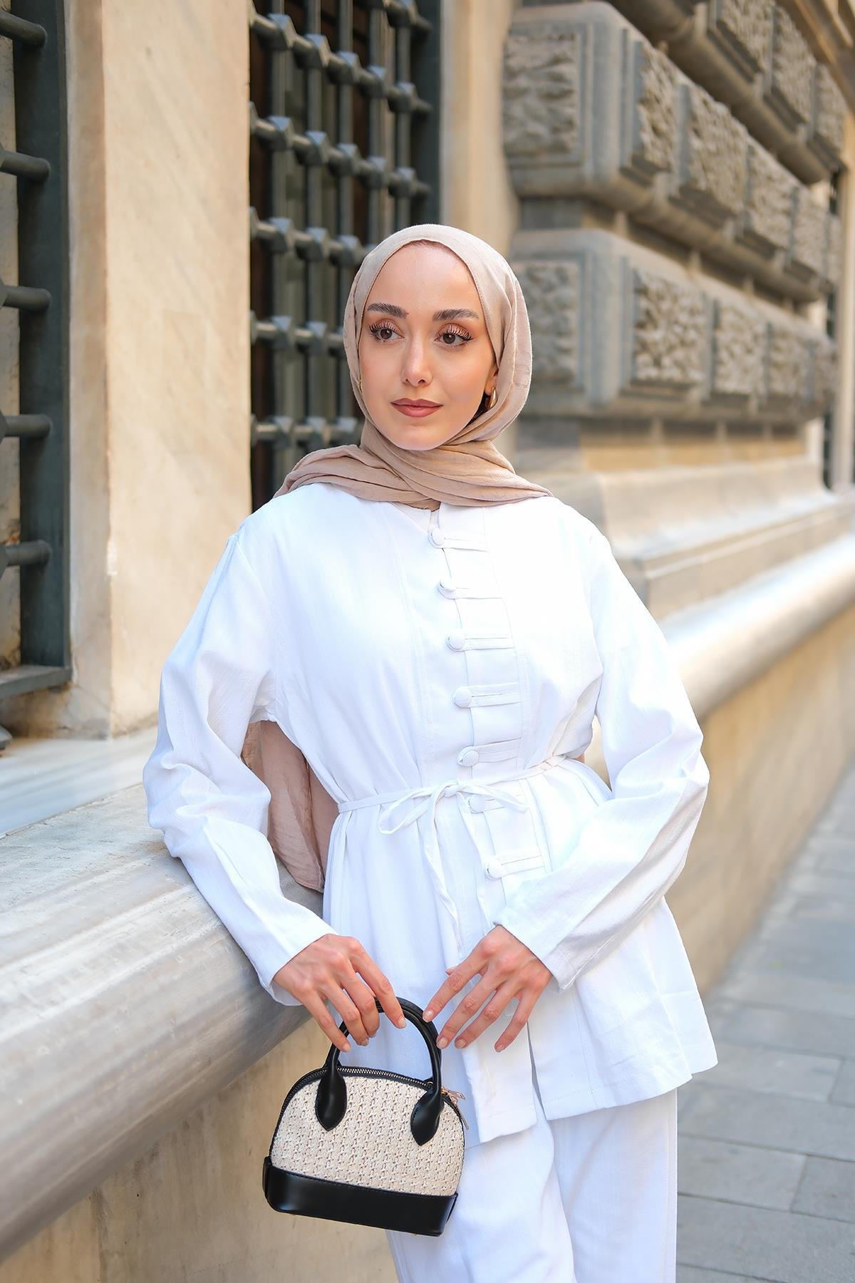 Clandestina Düğme Detaylı Takım Beyaz