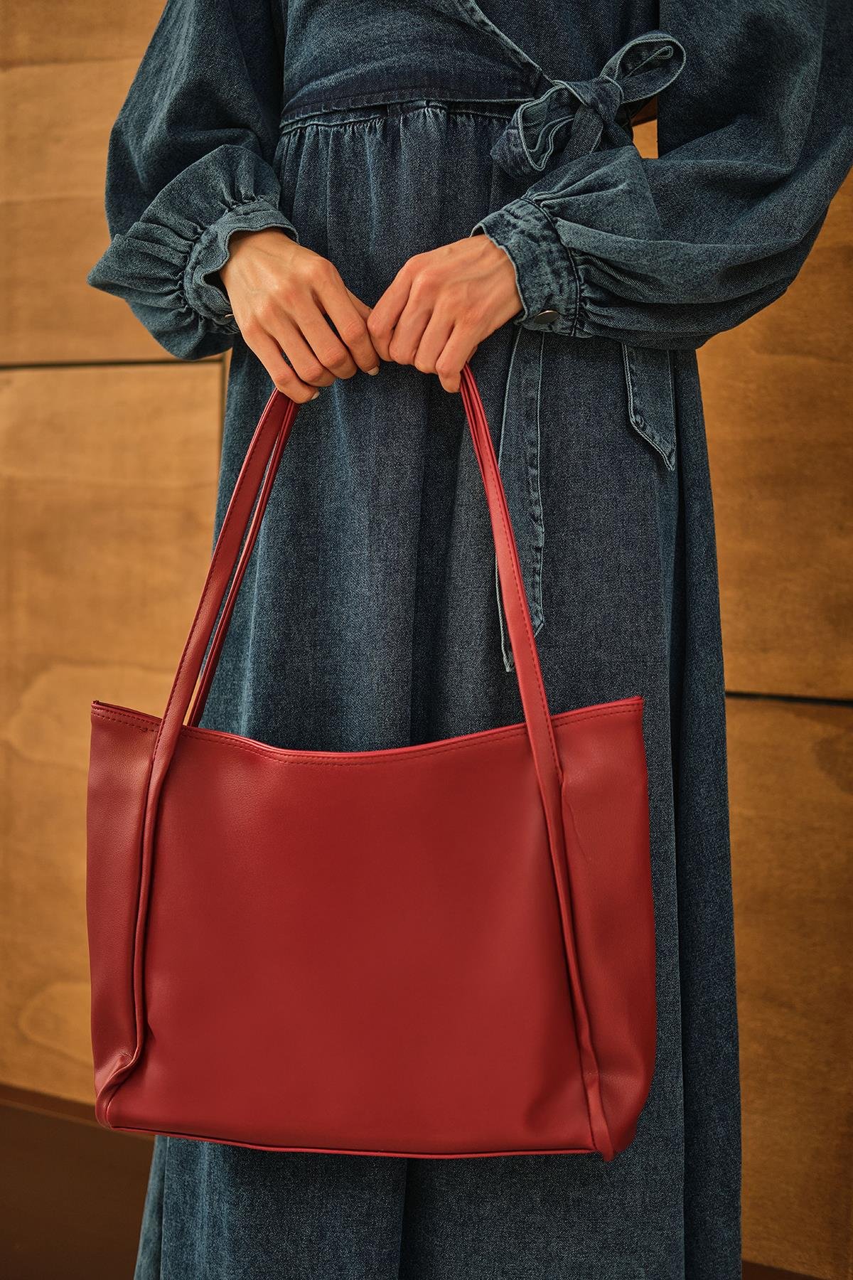 Deri Görünümlü Çanta Kırmızı