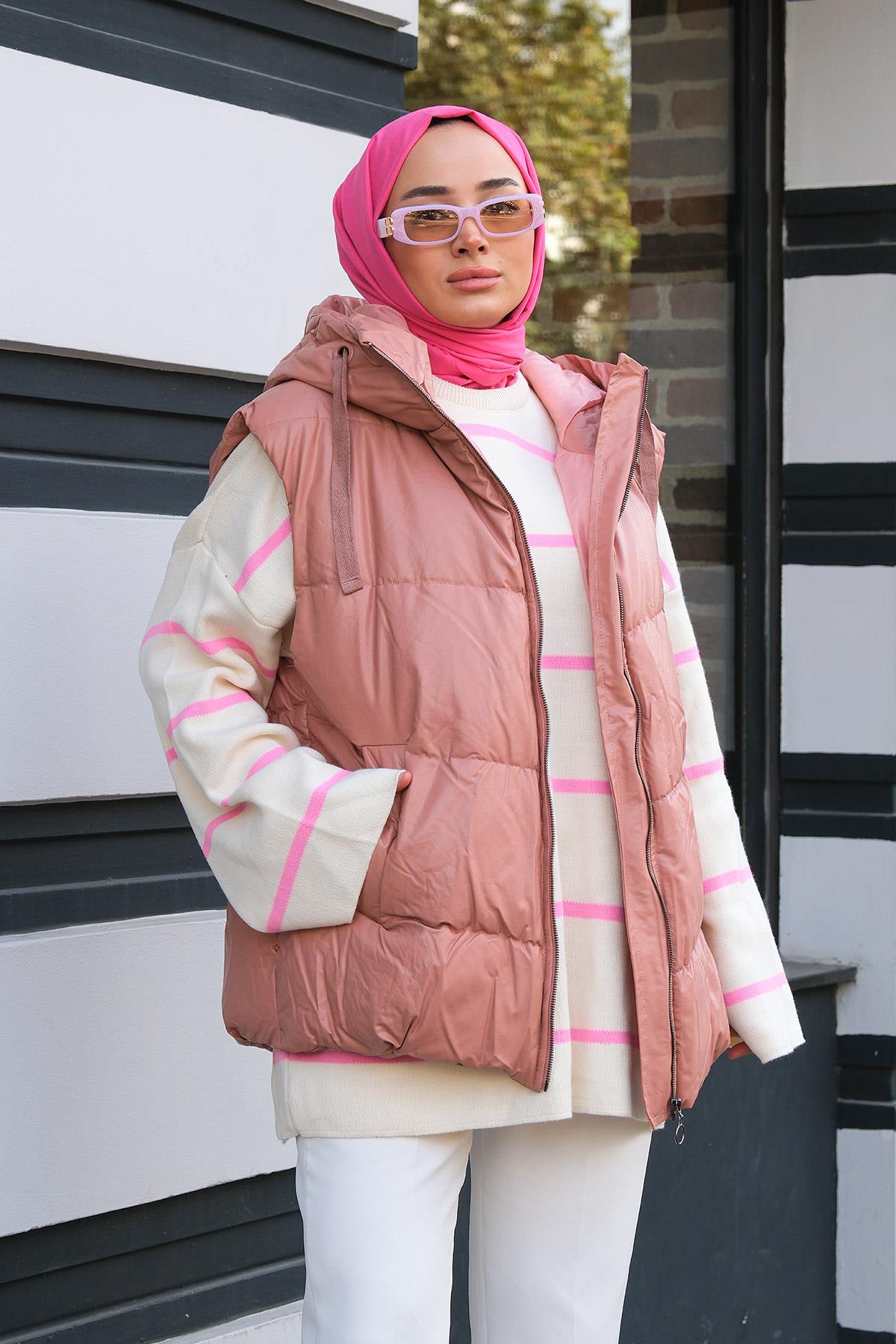 Deri Görünümlü Kapüşonlu Şişme Yelek Pudra