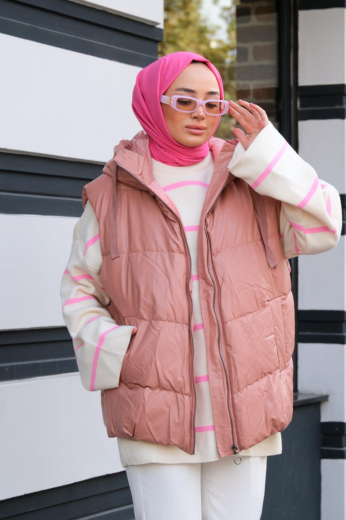 Deri Görünümlü Kapüşonlu Şişme Yelek Pudra