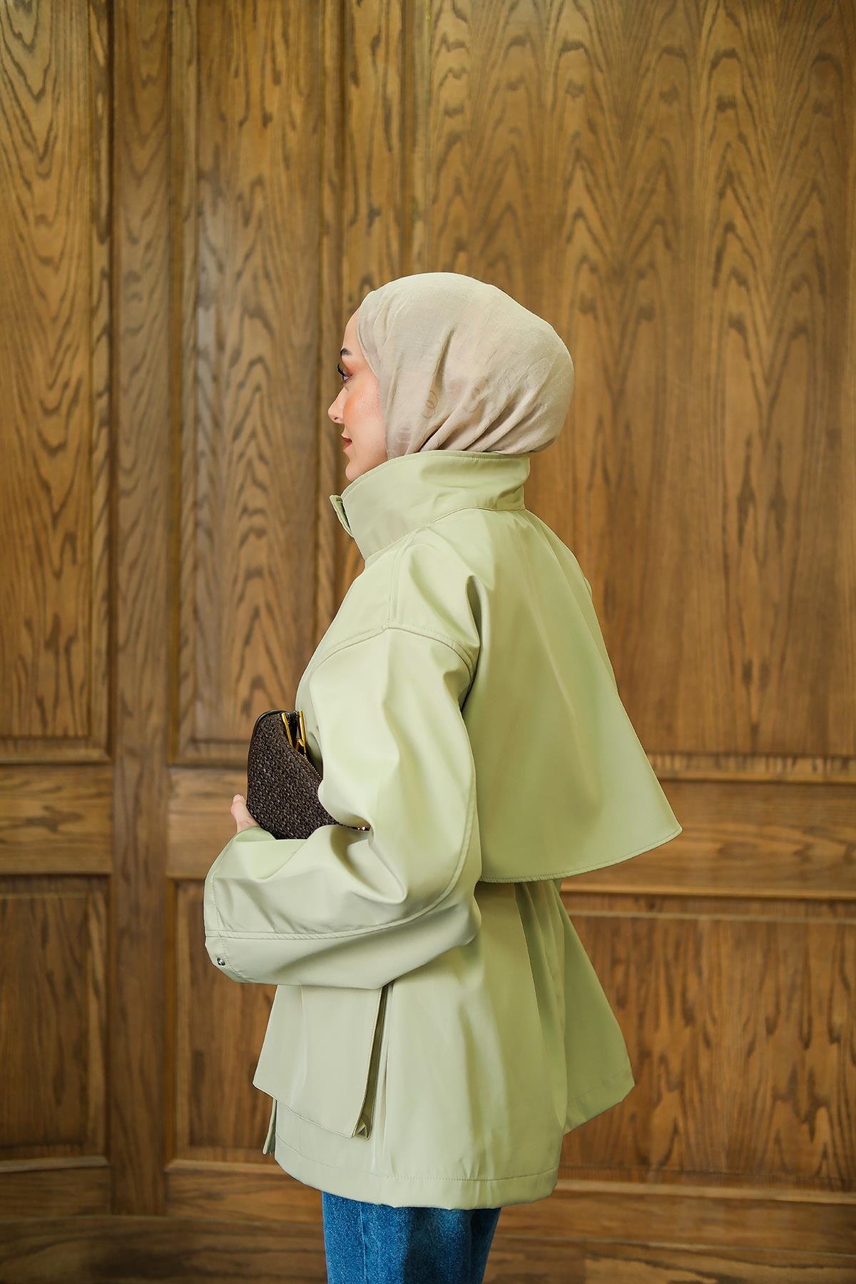 Deri Görünümlü Kısa Trenç Açık Yeşil