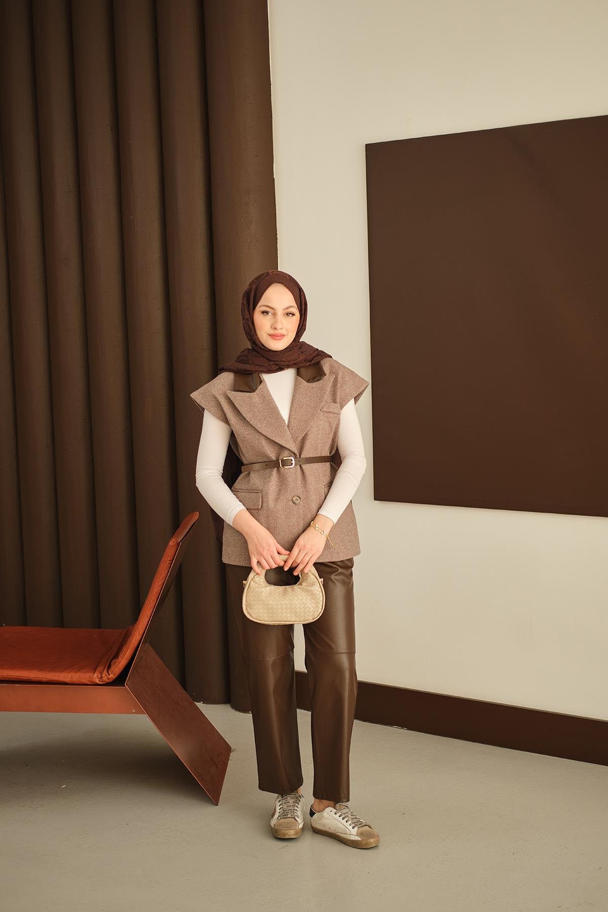 Deri Pantolonlu Yelekli Takım Kahverengi