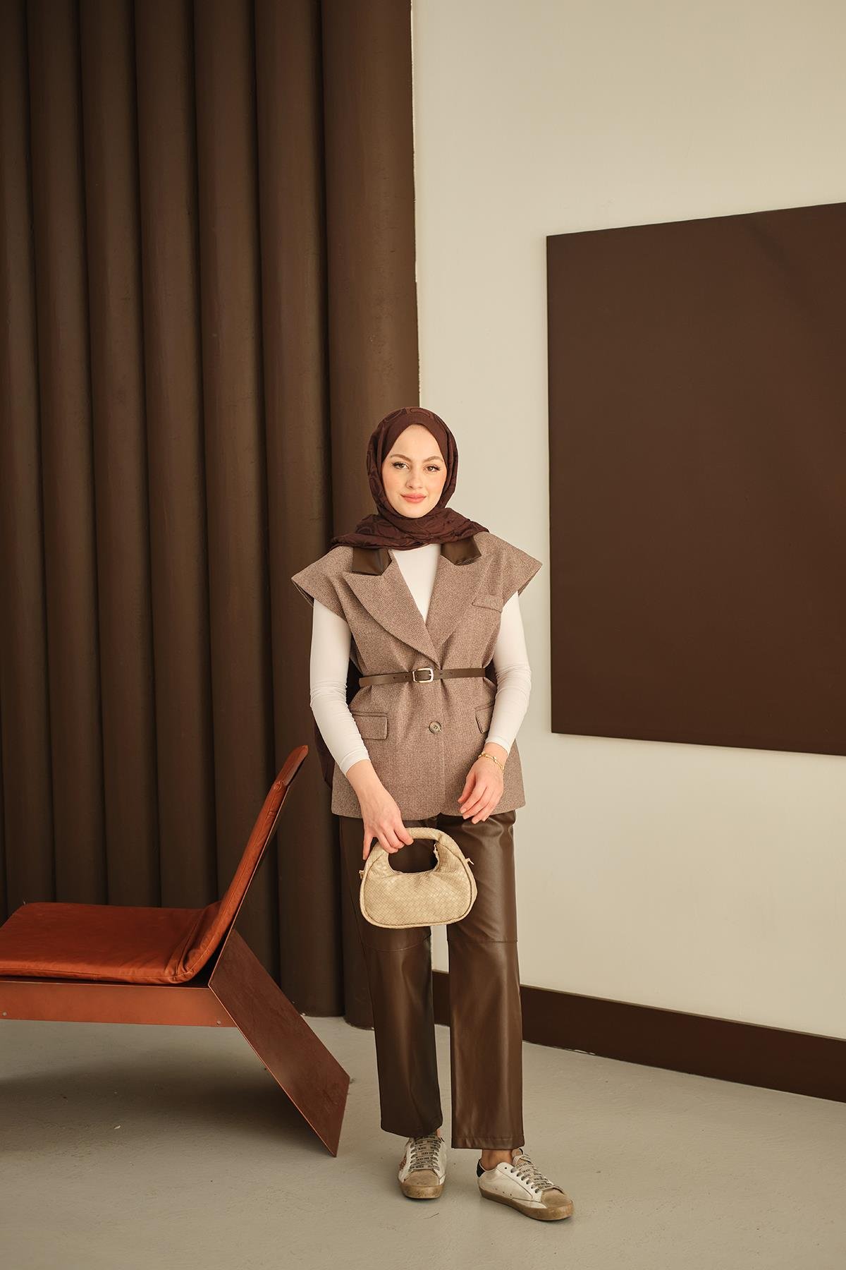 Deri Pantolonlu Yelekli Takım Kahverengi