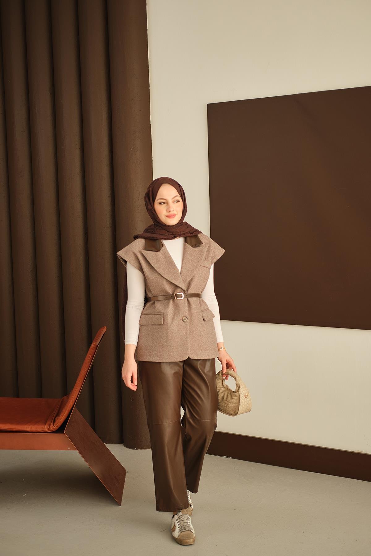 Deri Pantolonlu Yelekli Takım Kahverengi