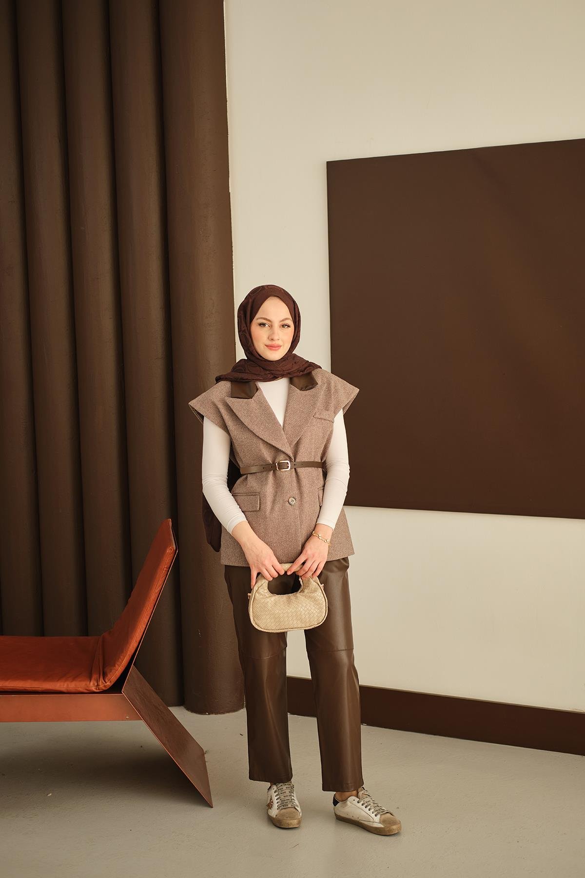 Deri Pantolonlu Yelekli Takım Kahverengi