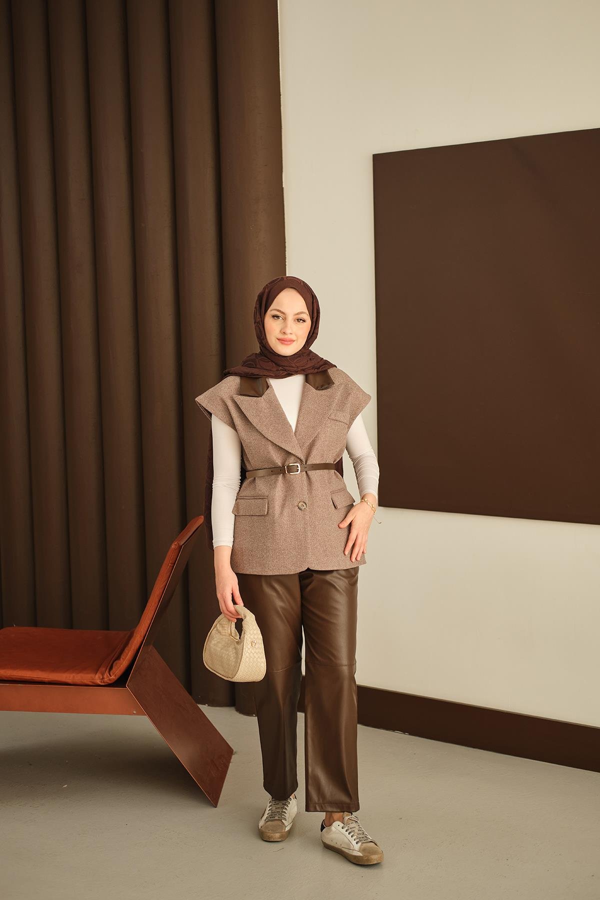 Deri Pantolonlu Yelekli Takım Kahverengi