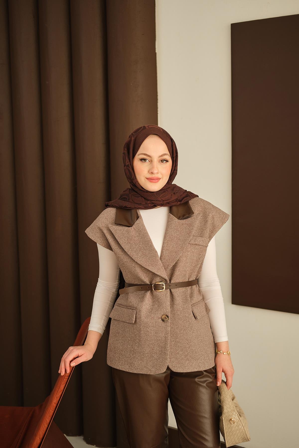 Deri Pantolonlu Yelekli Takım Kahverengi