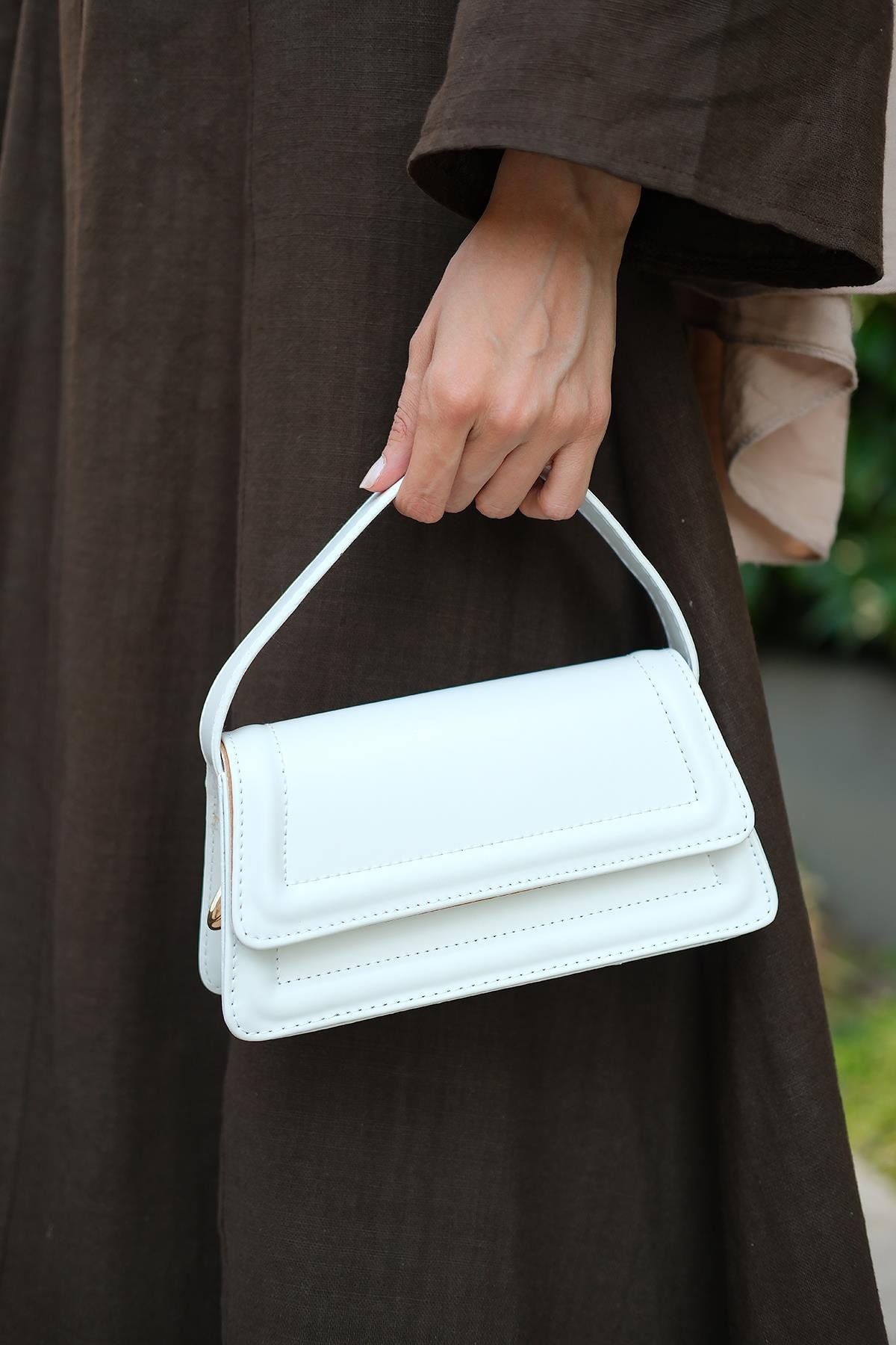 Dikdörtgen El Çanta Beyaz