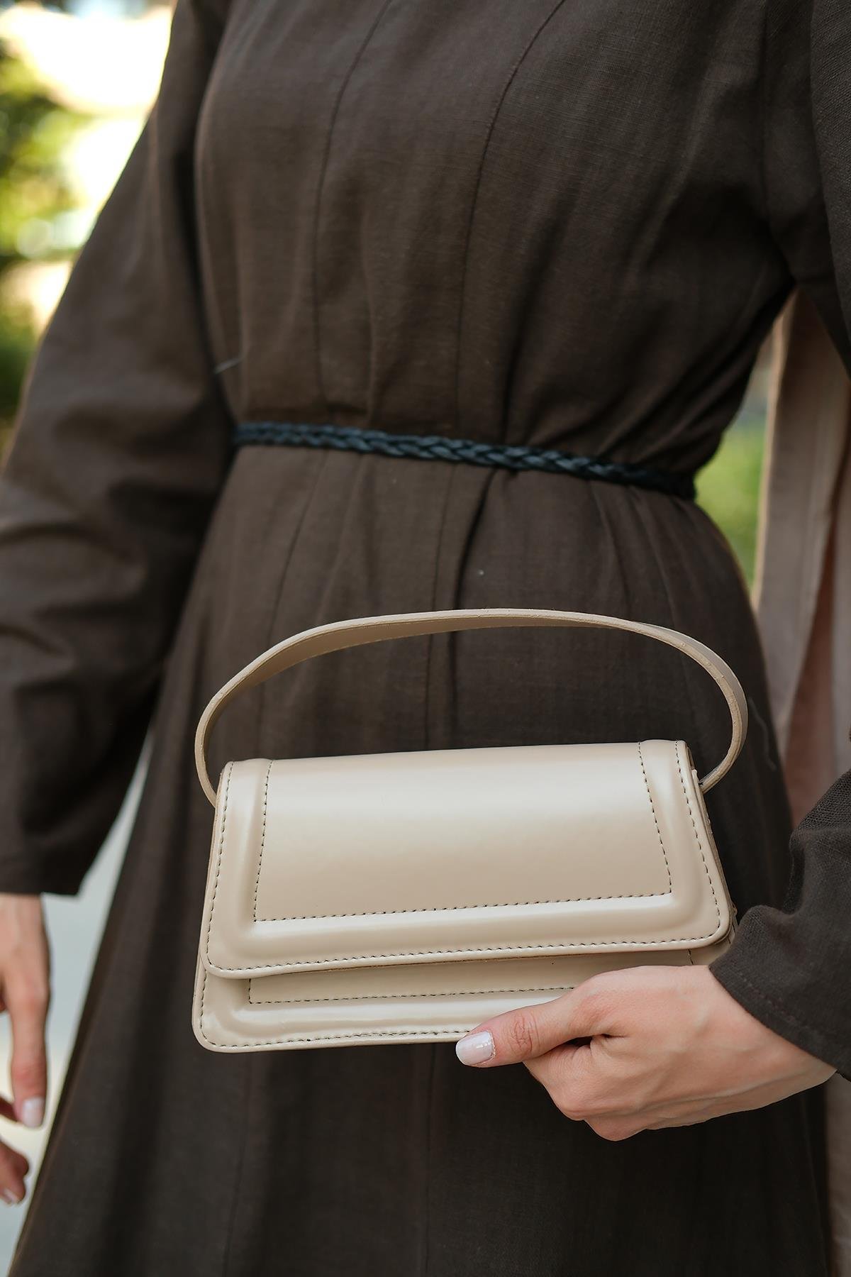 Dikdörtgen El Çanta Krem